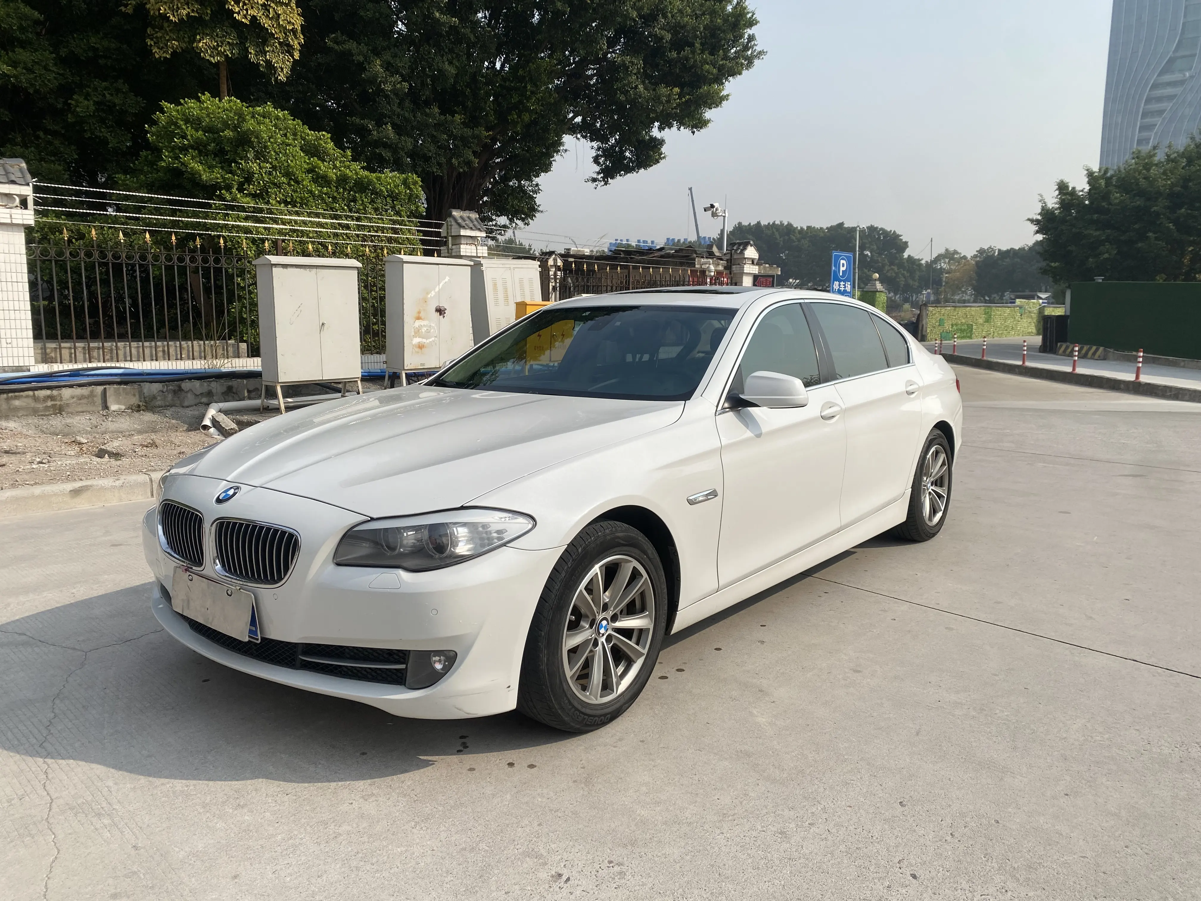 BMW 5 Series  из Китая