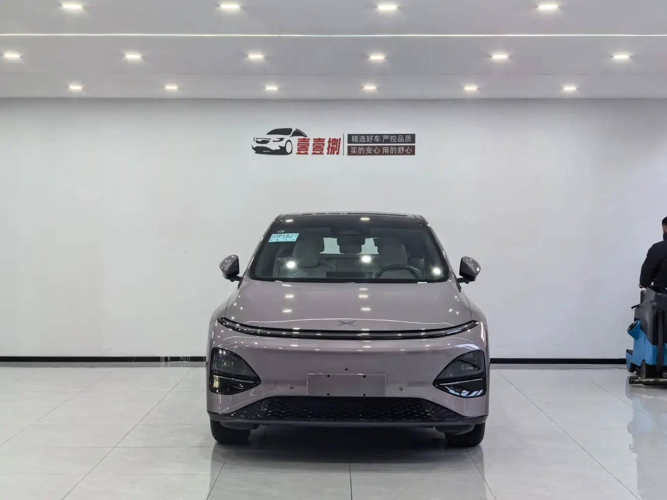 Xpeng G6  из Китая