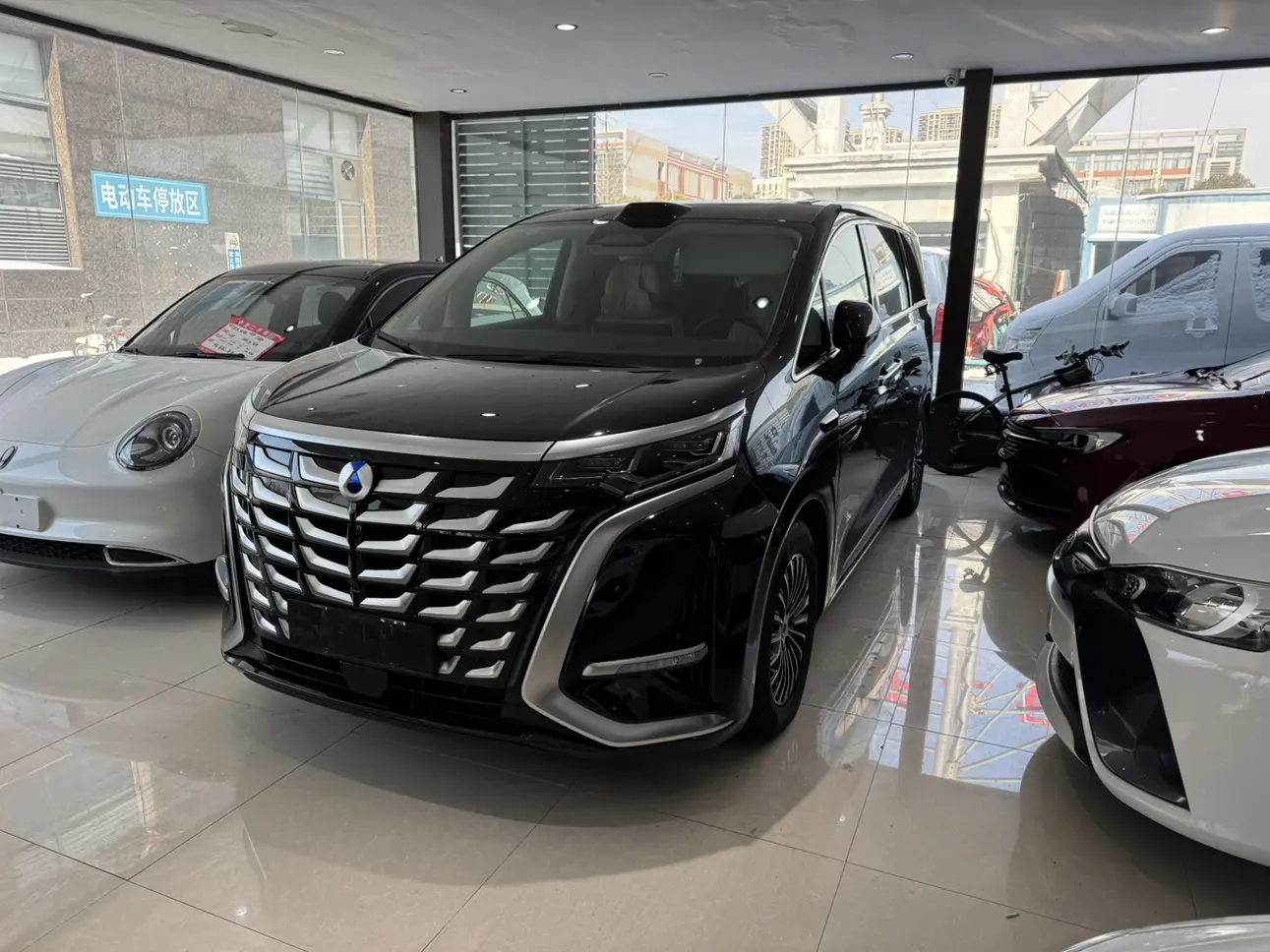 Denza D9 DM  из Китая