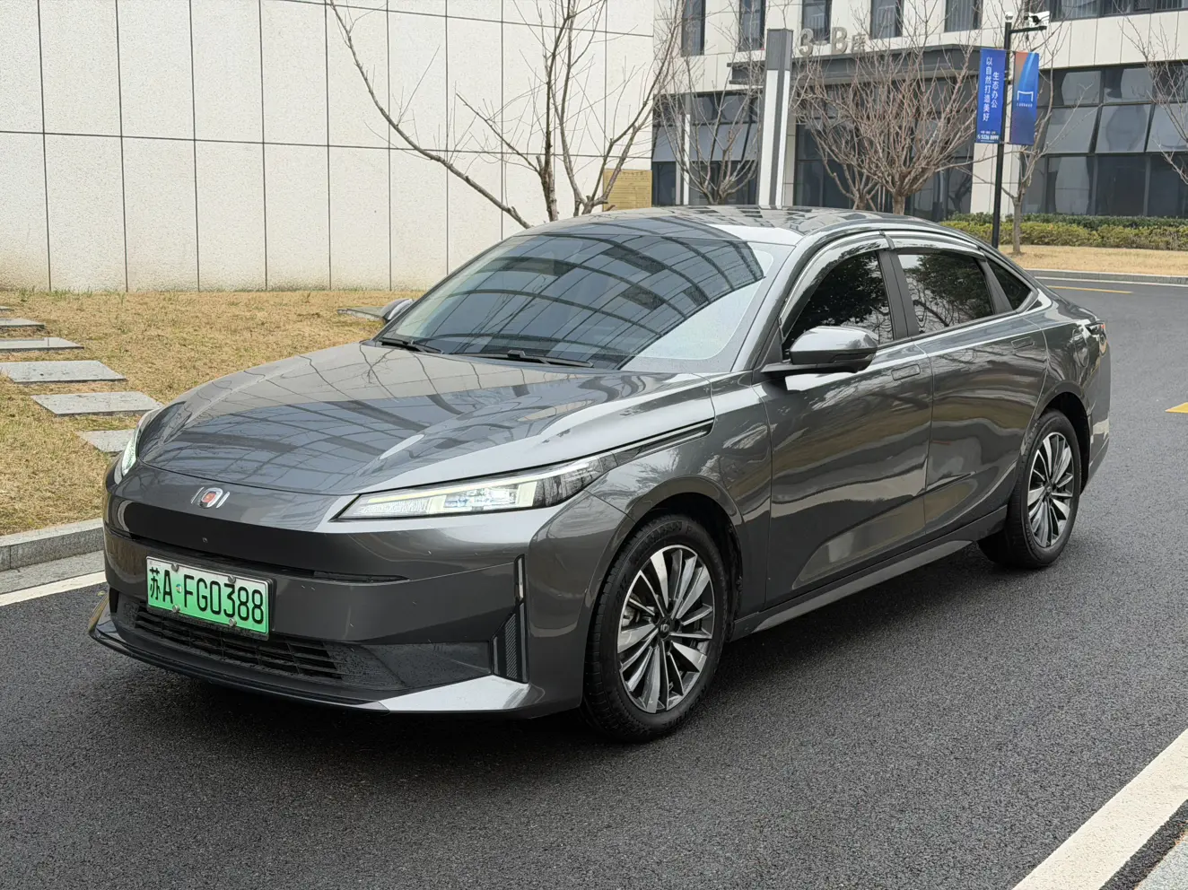 Changan Qiyuan A05  из Китая