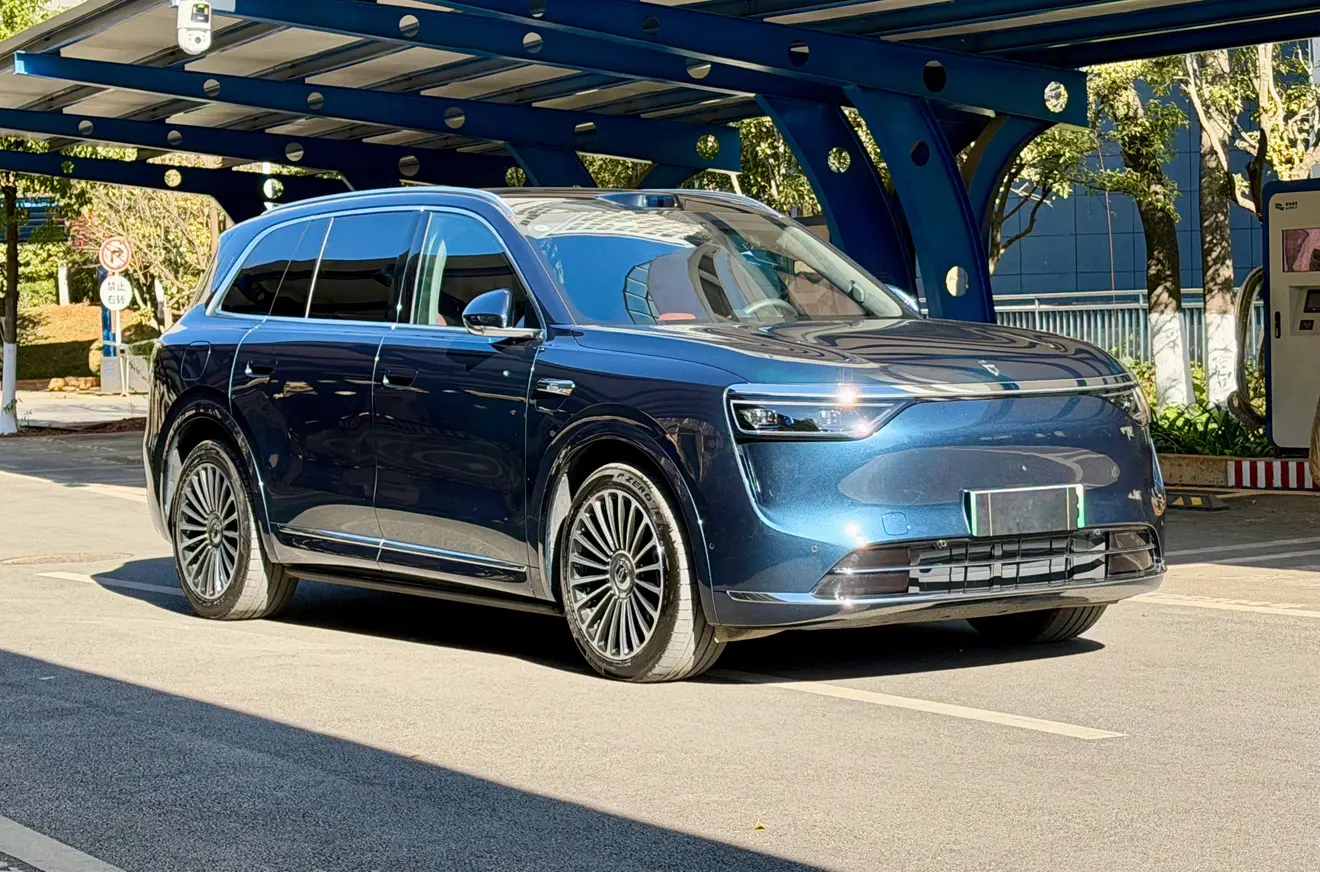 AITO QJM8  из Китая