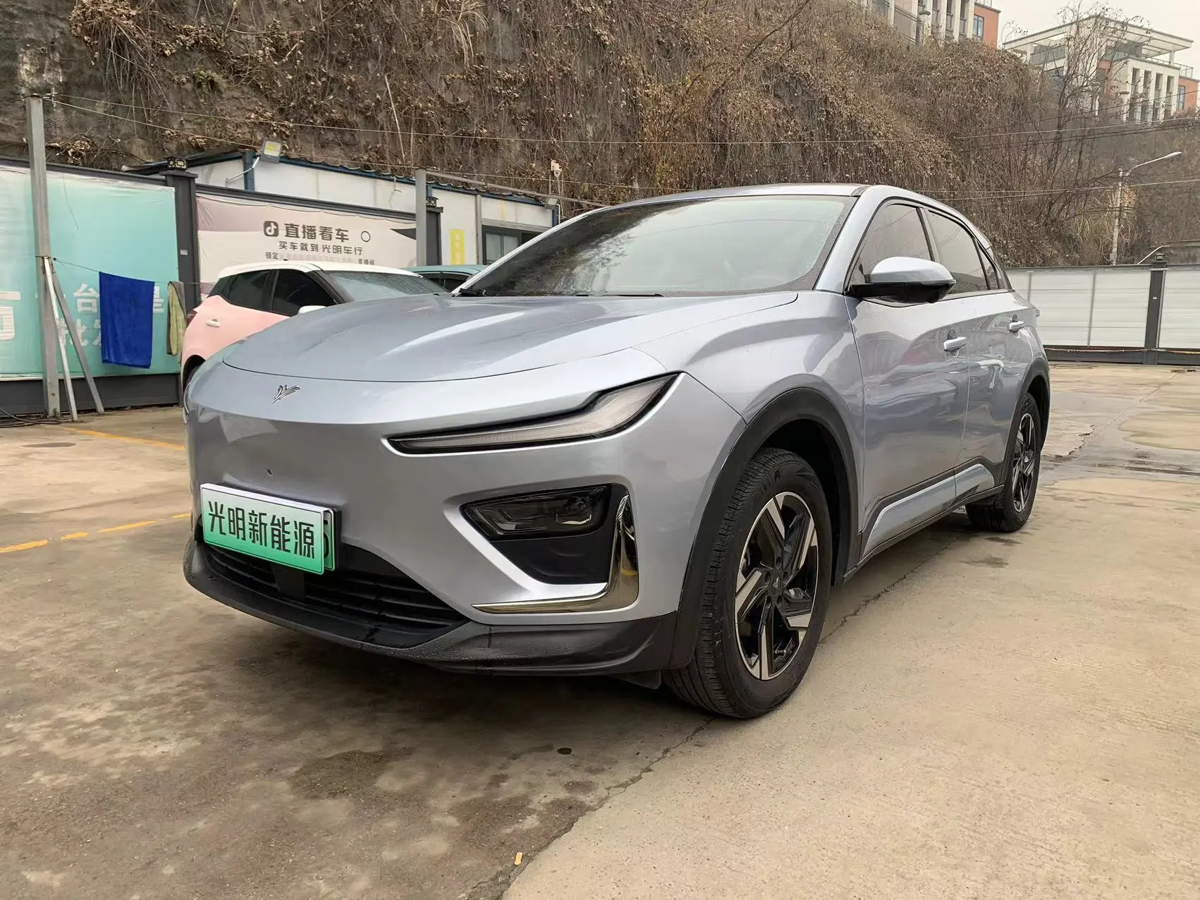 NETA NezhaX  из Китая