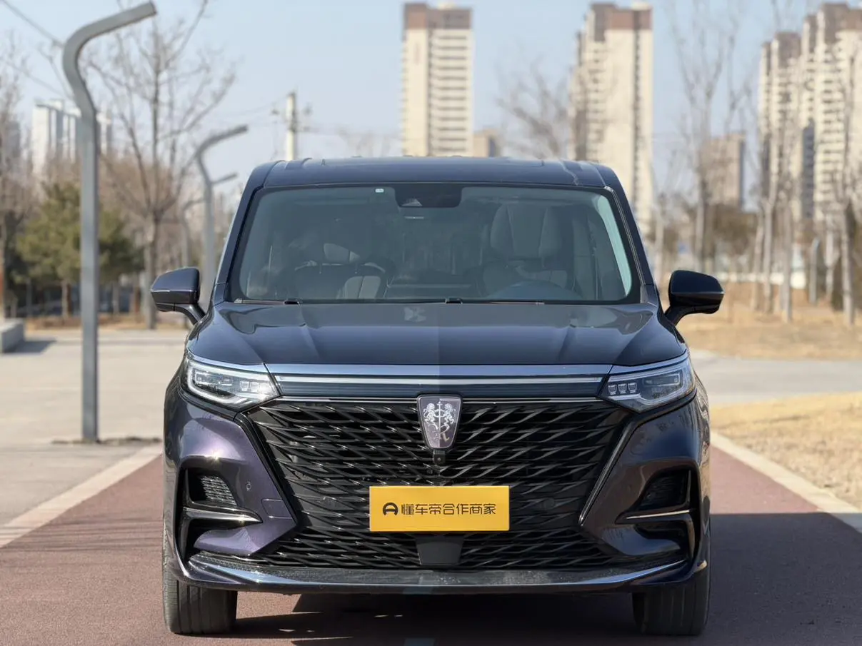 Roewe iMAX8  из Китая