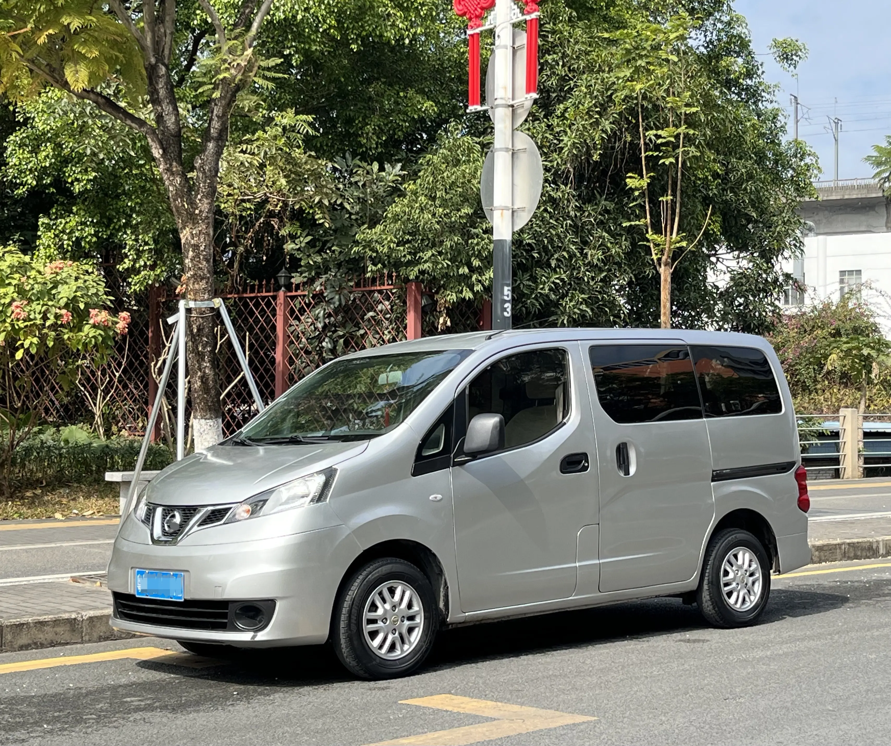 Nissan NV200  из Китая
