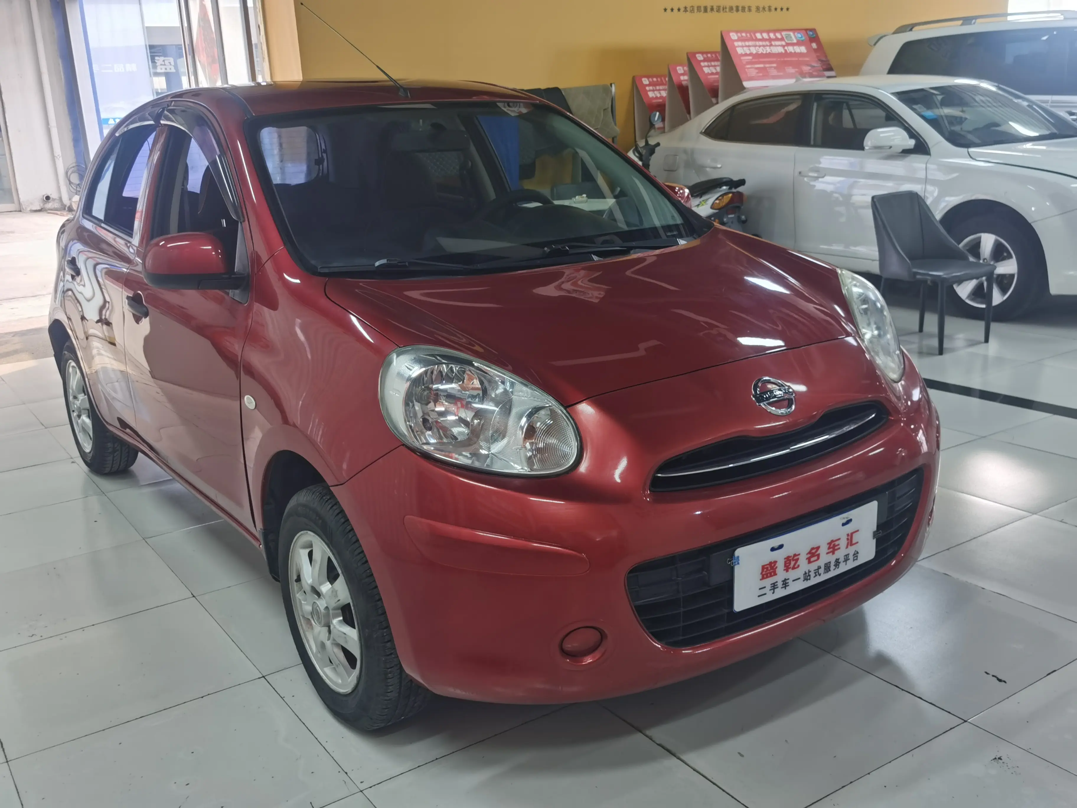 Nissan March  из Китая