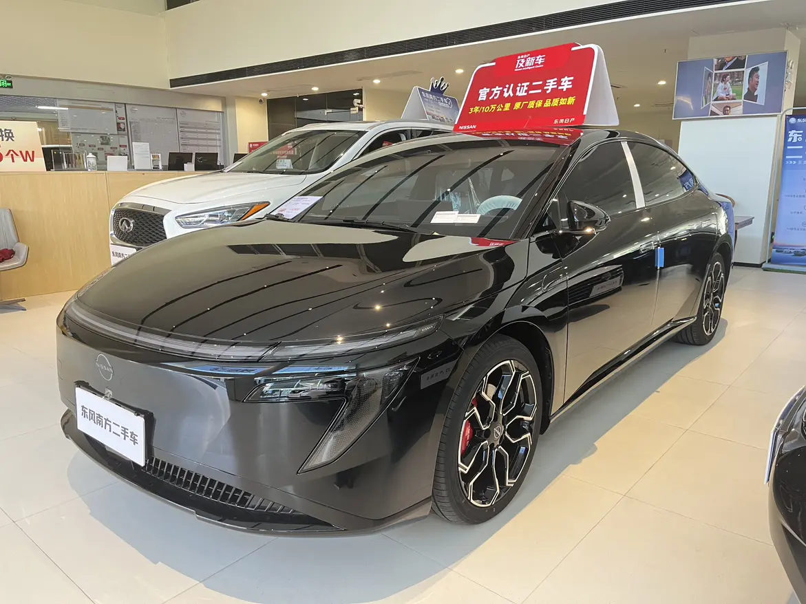 Nissan N7  из Китая