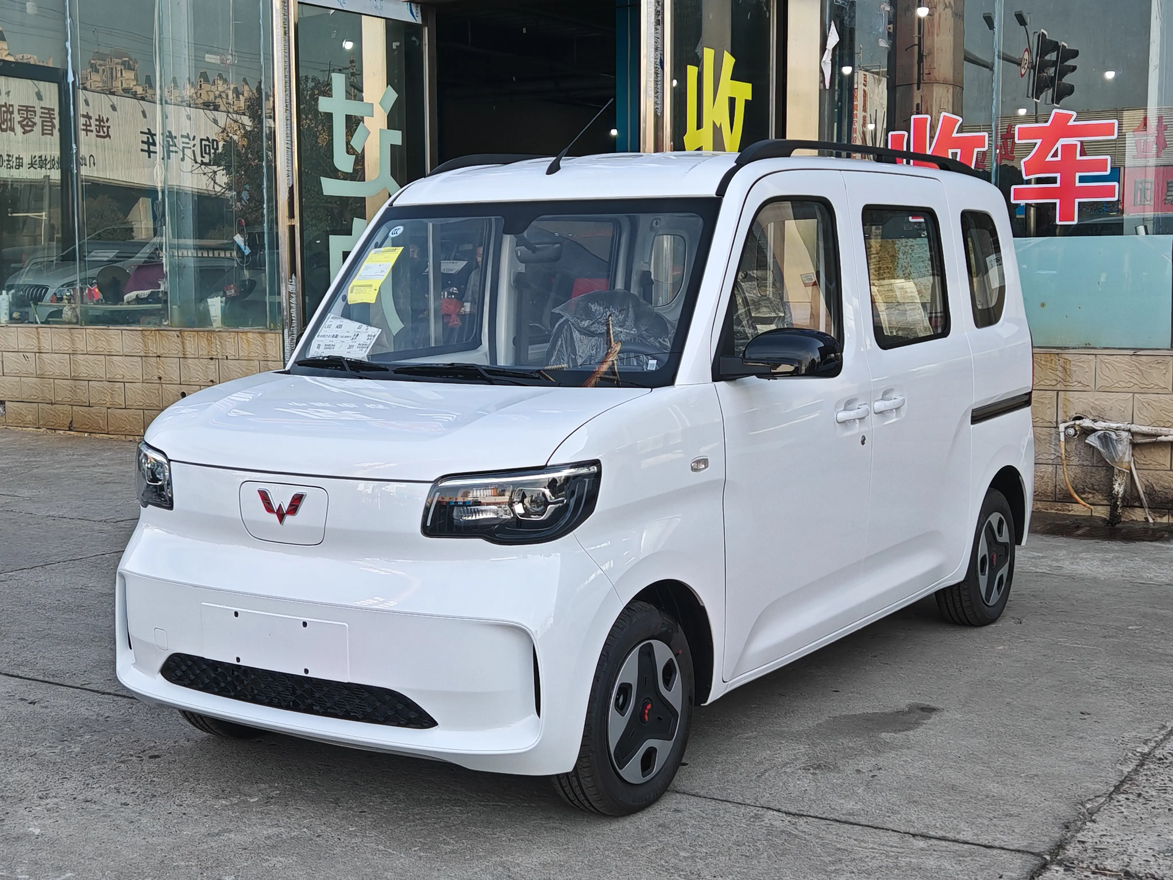 Wuling Zhiguang EV  из Китая