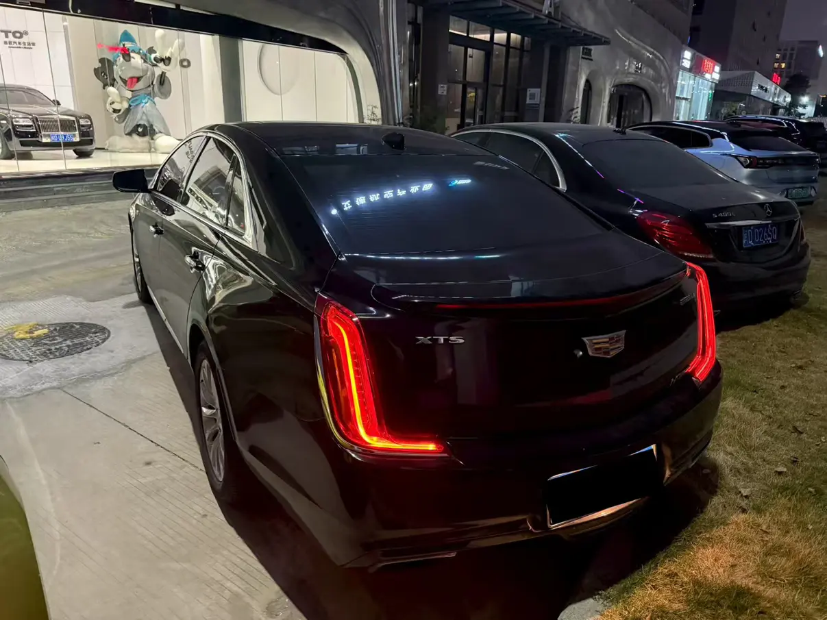 Cadillac XTS  из Китая