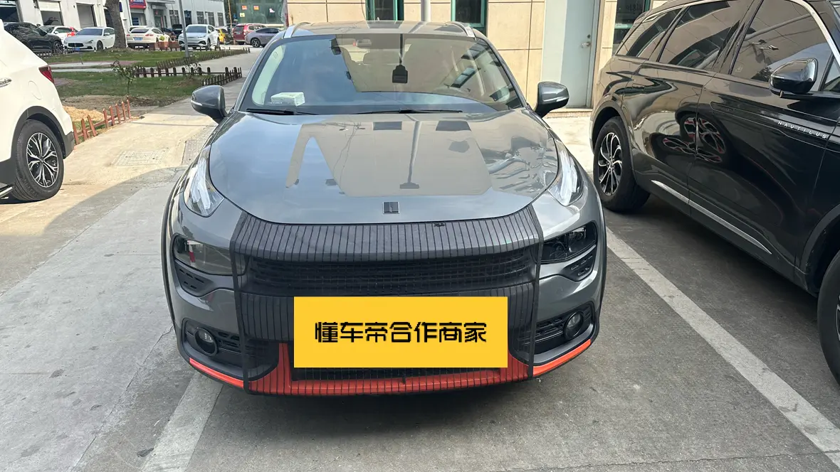 Lynk & Co 02  из Китая