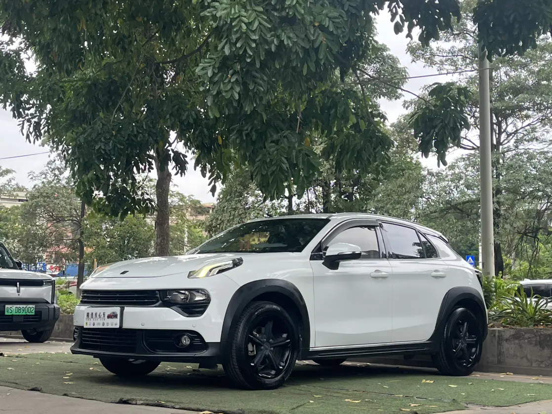 Lynk & Co 02  из Китая