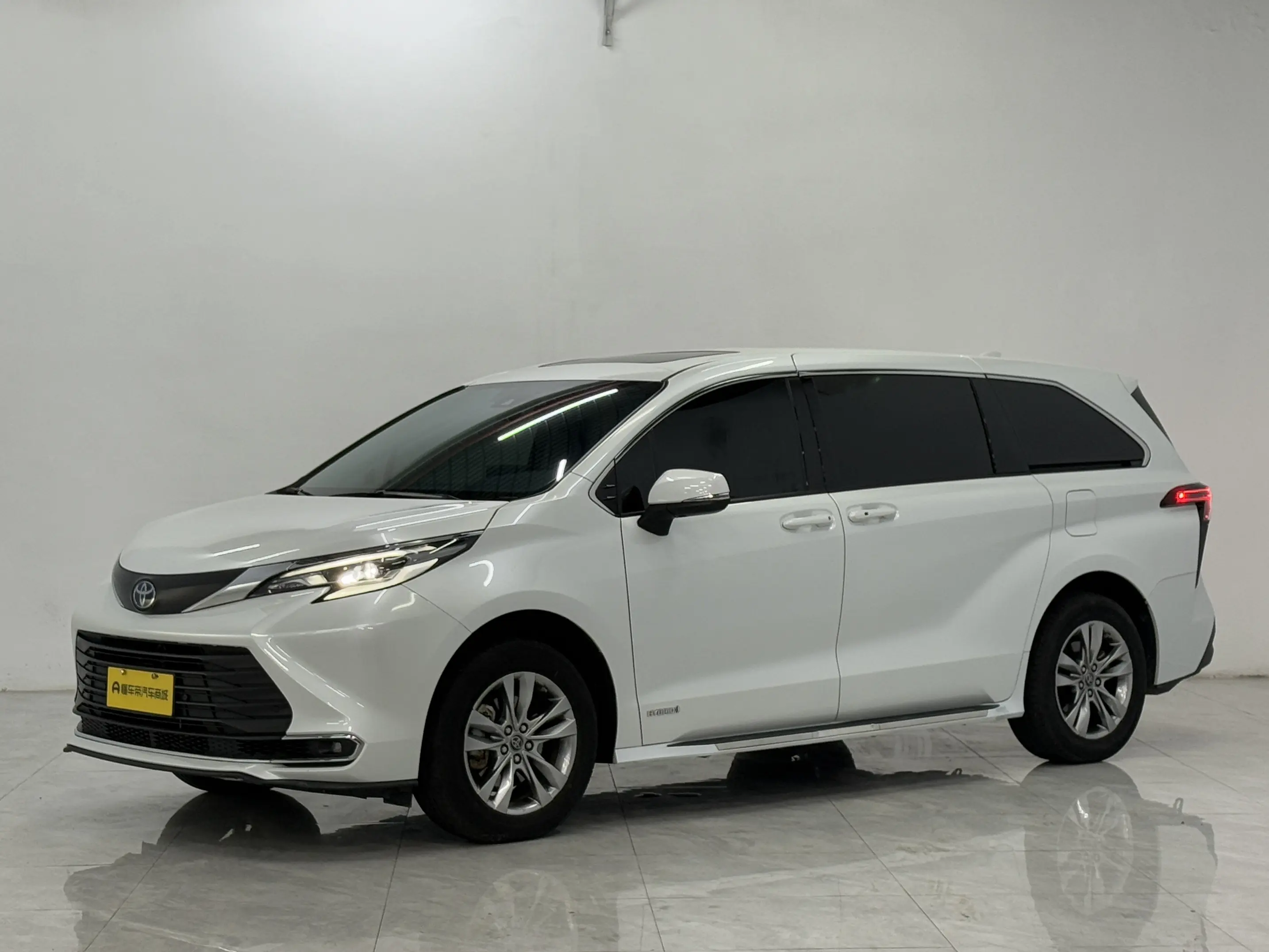 Toyota Sienna  из Китая