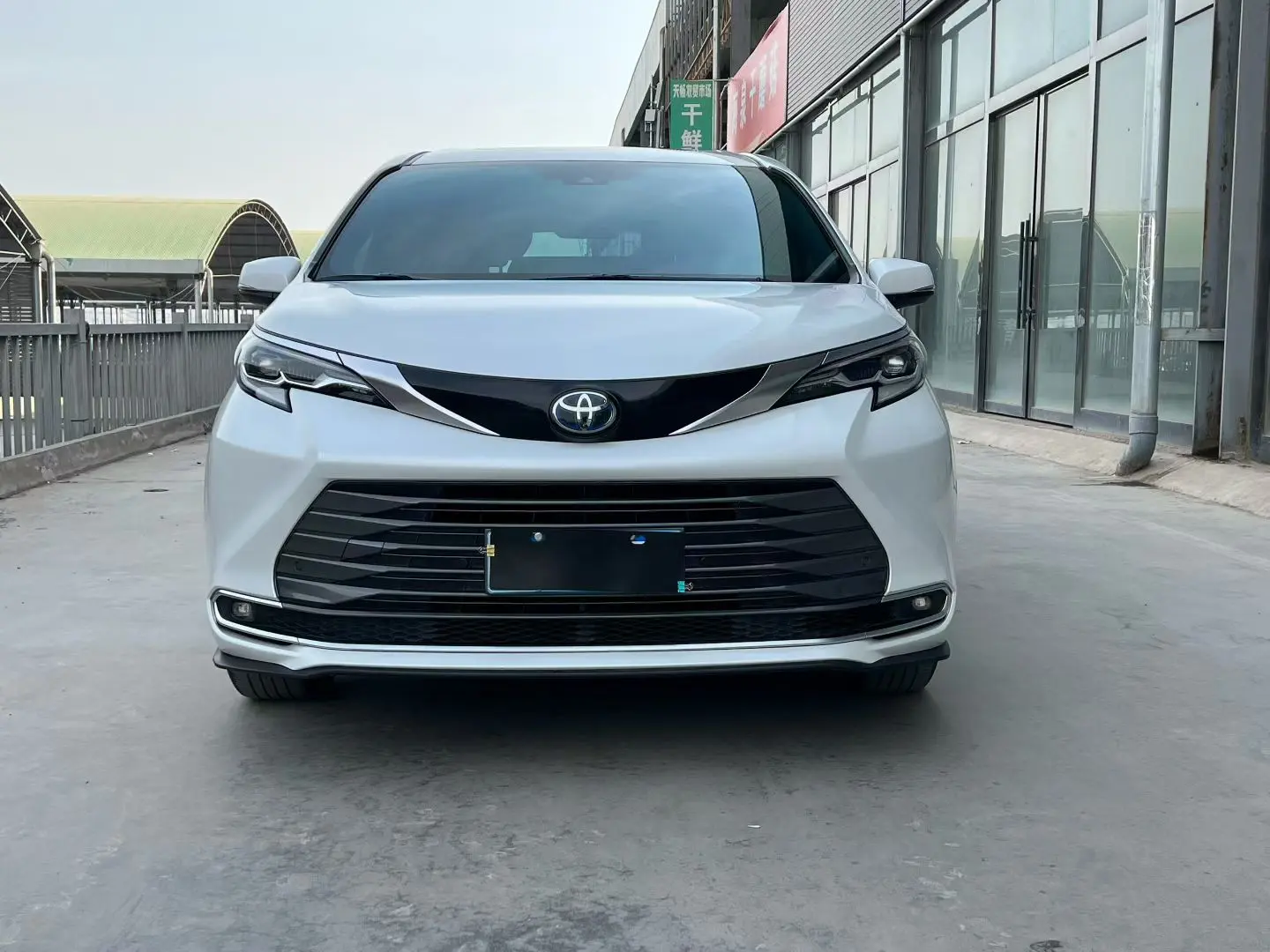 Toyota Sienna  из Китая