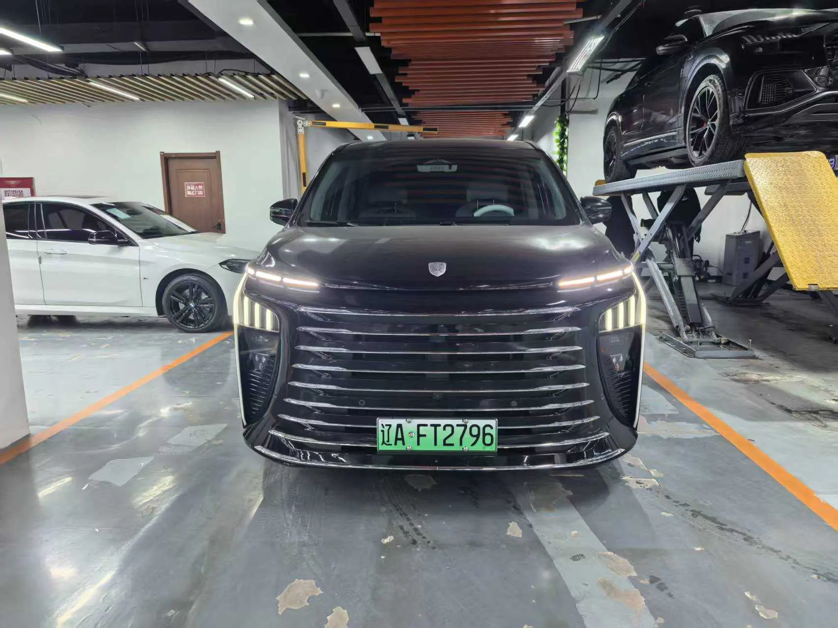 Forthing Xinghai V9  из Китая