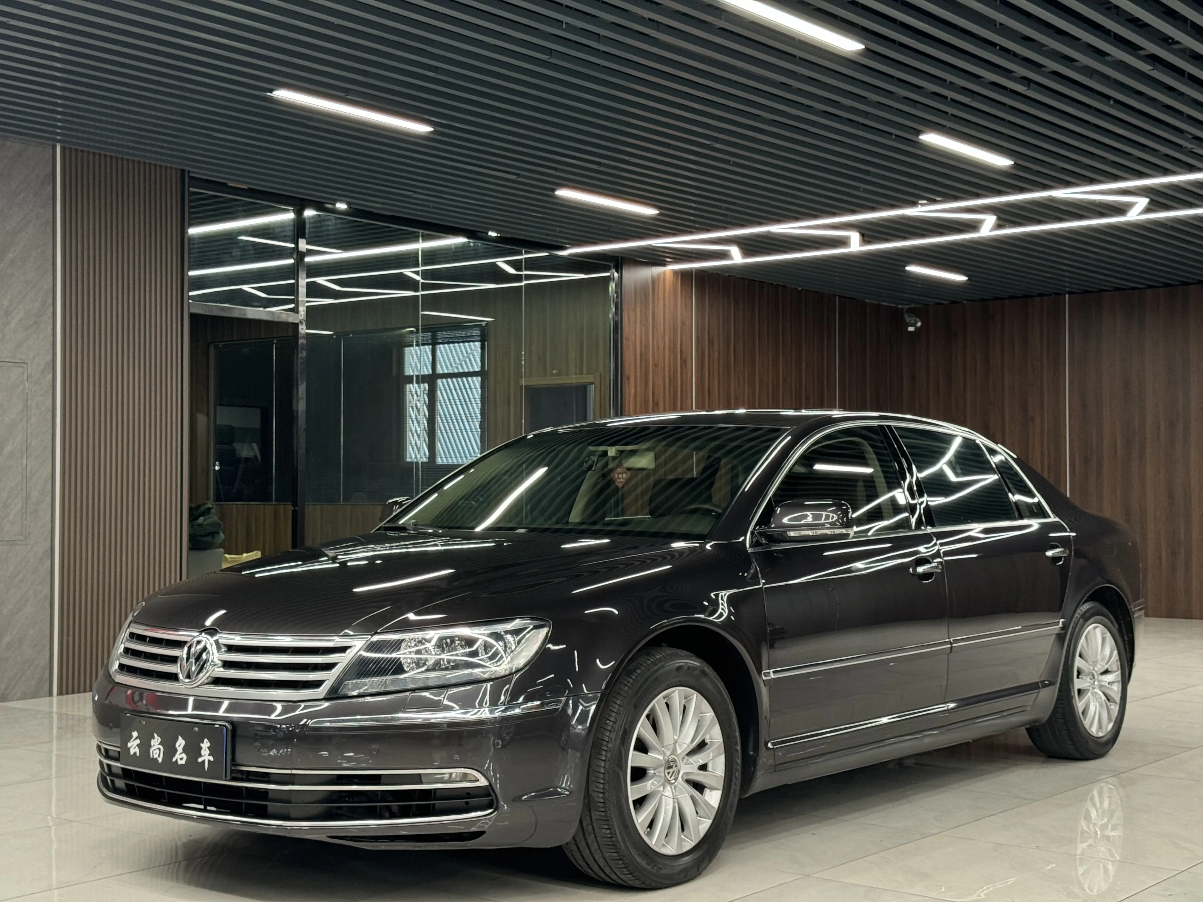 Volkswagen Phaeton  из Китая
