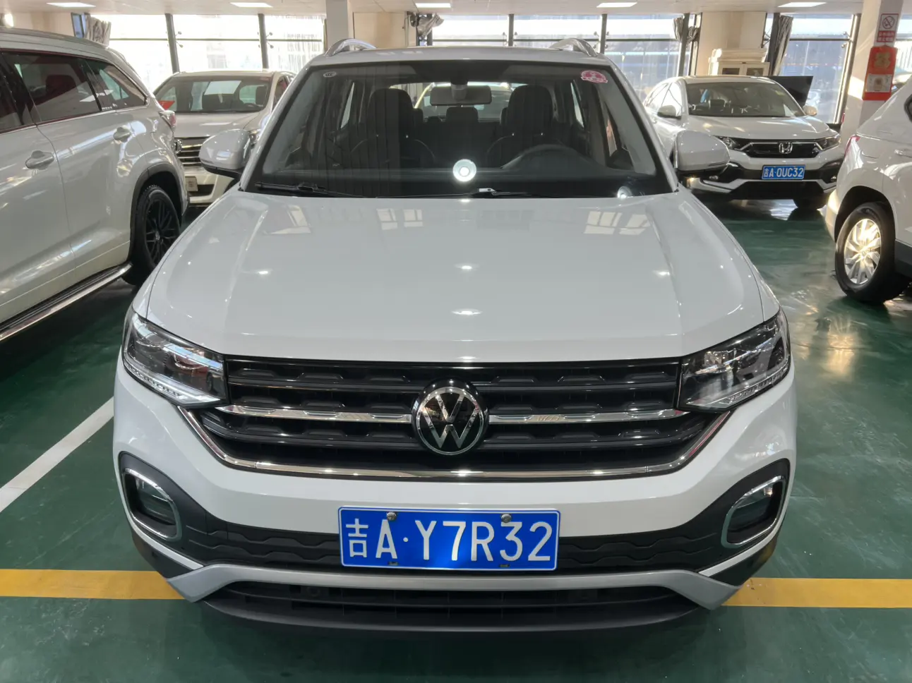 Volkswagen Explore the shadows  из Китая