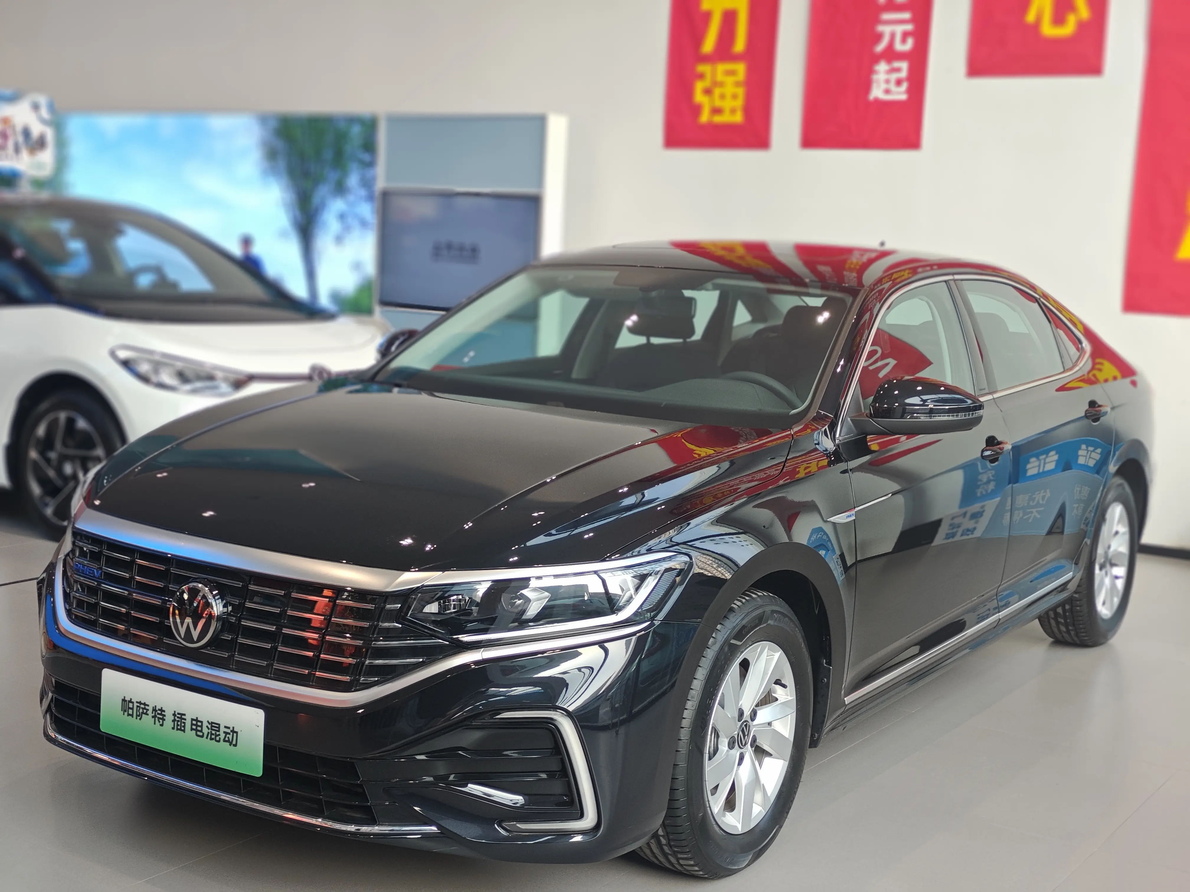 Volkswagen Passat PHEV  из Китая