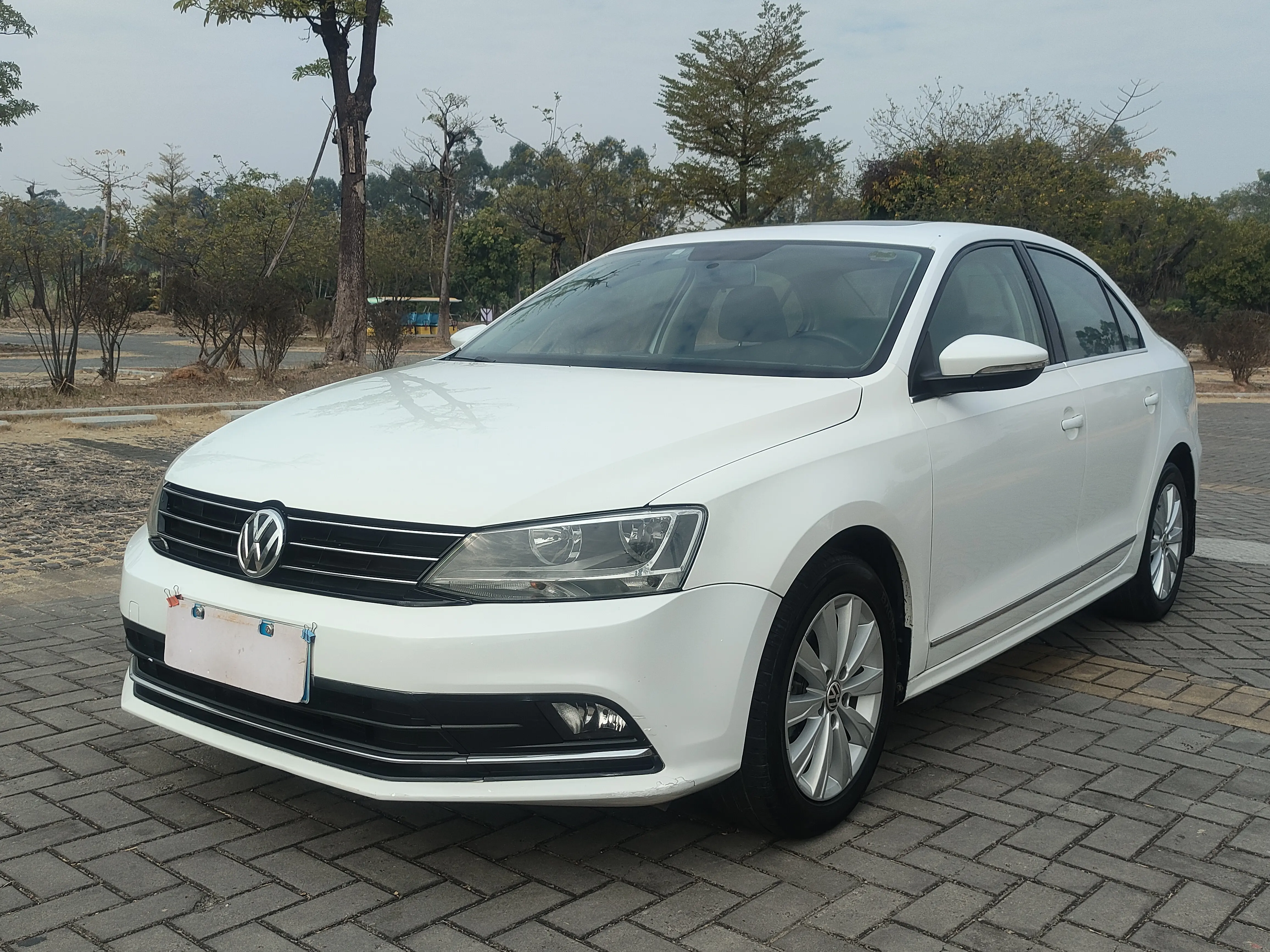 Volkswagen Sagitar  из Китая