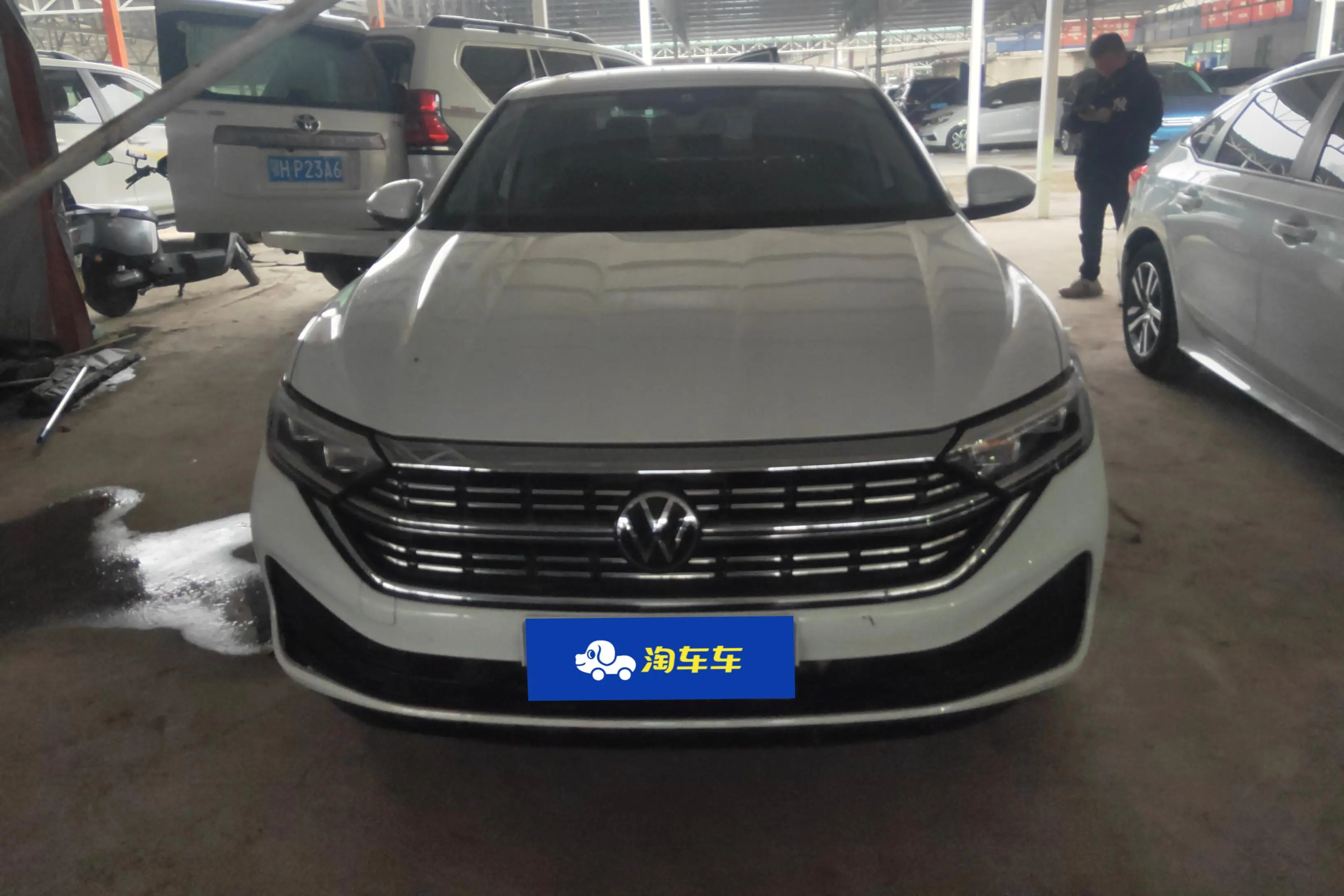 Volkswagen Sagitar  из Китая