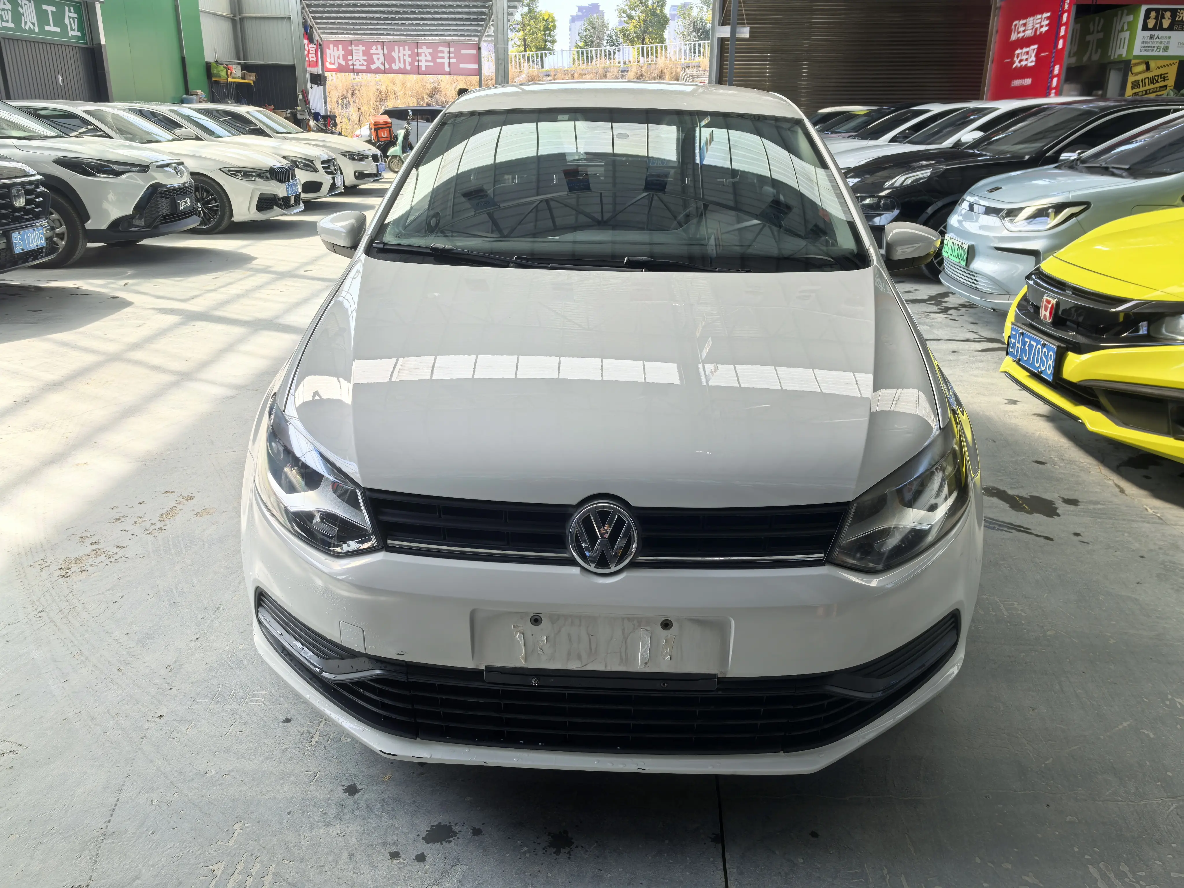 Volkswagen Polo  из Китая