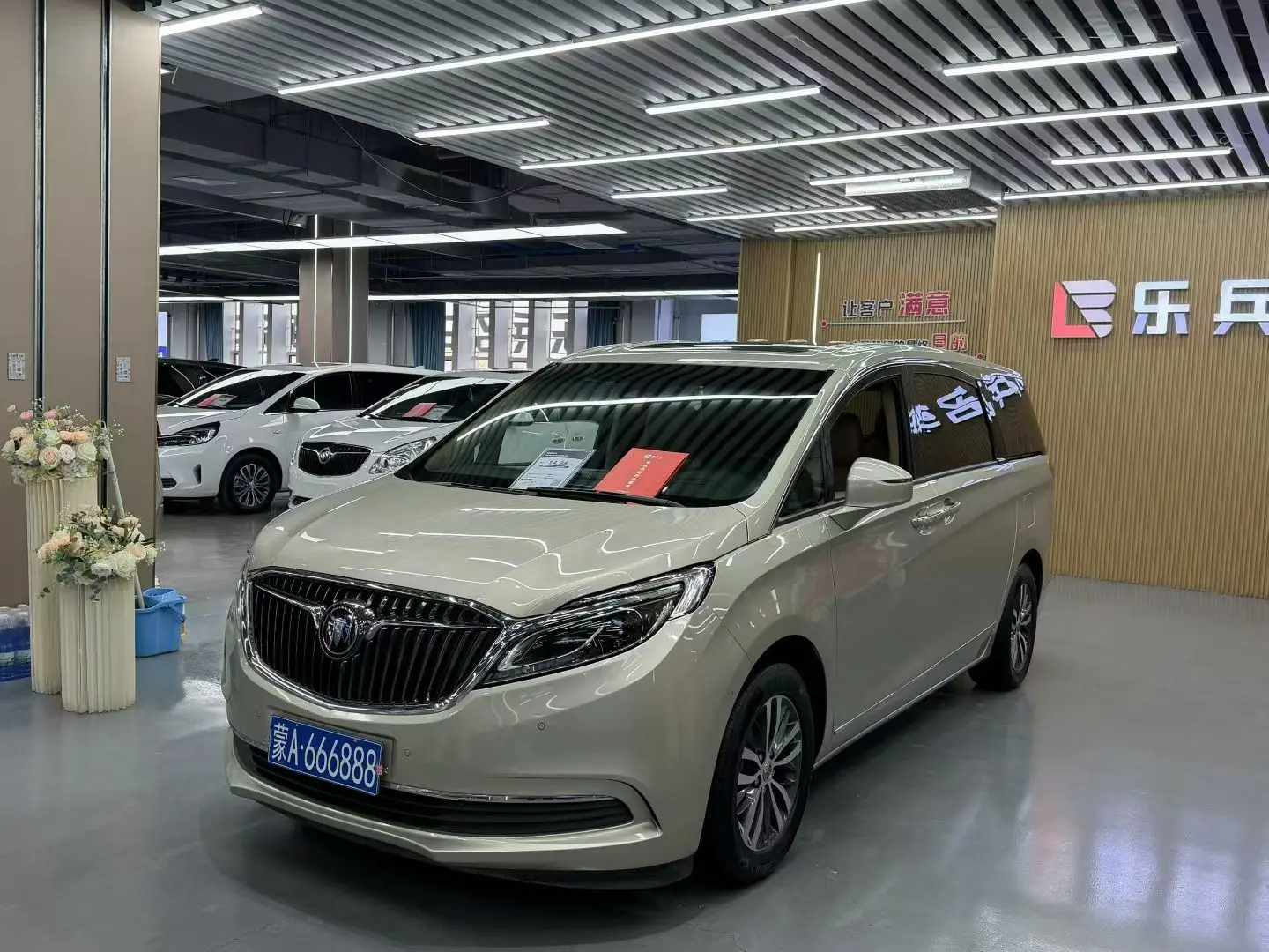 Buick GL8  из Китая