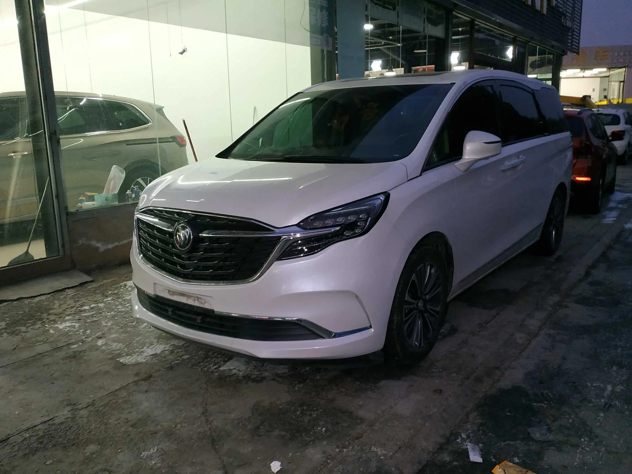 Buick GL8  из Китая