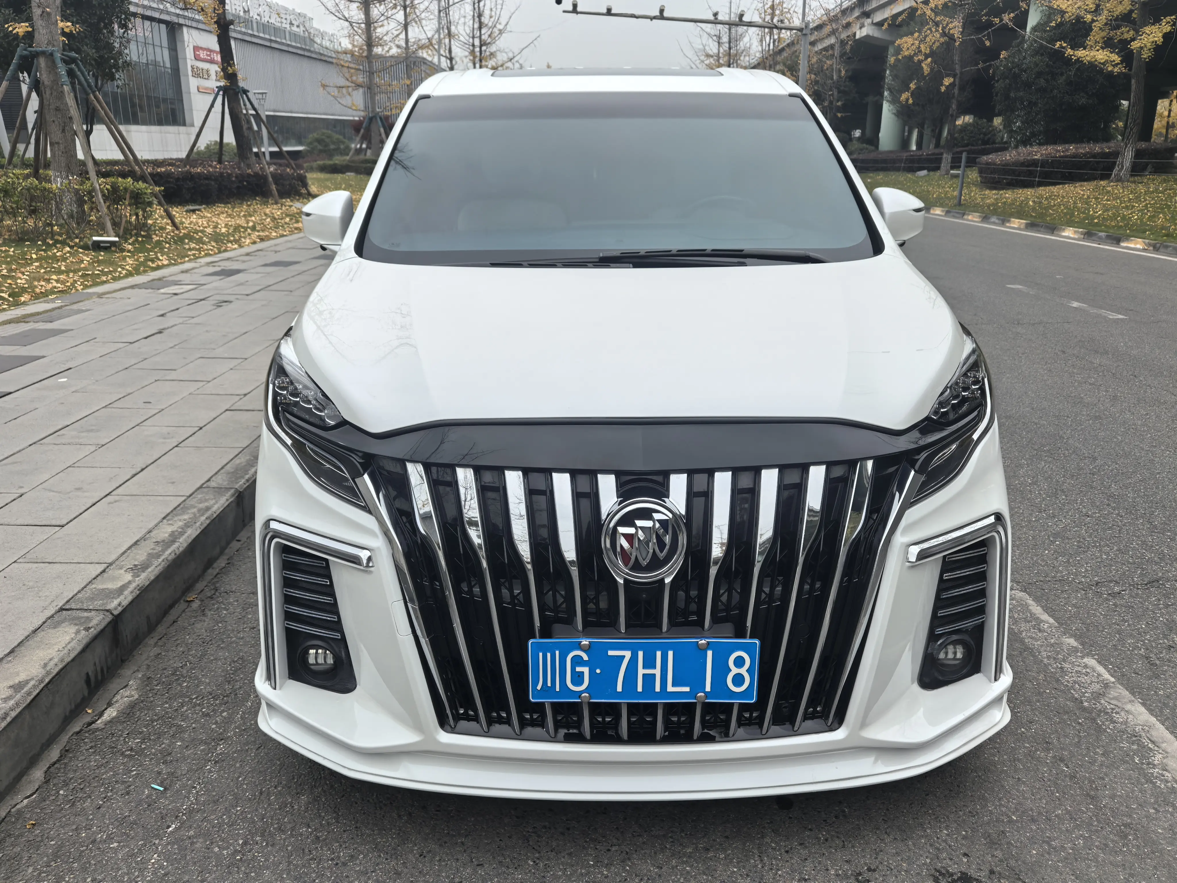 Buick GL8  из Китая
