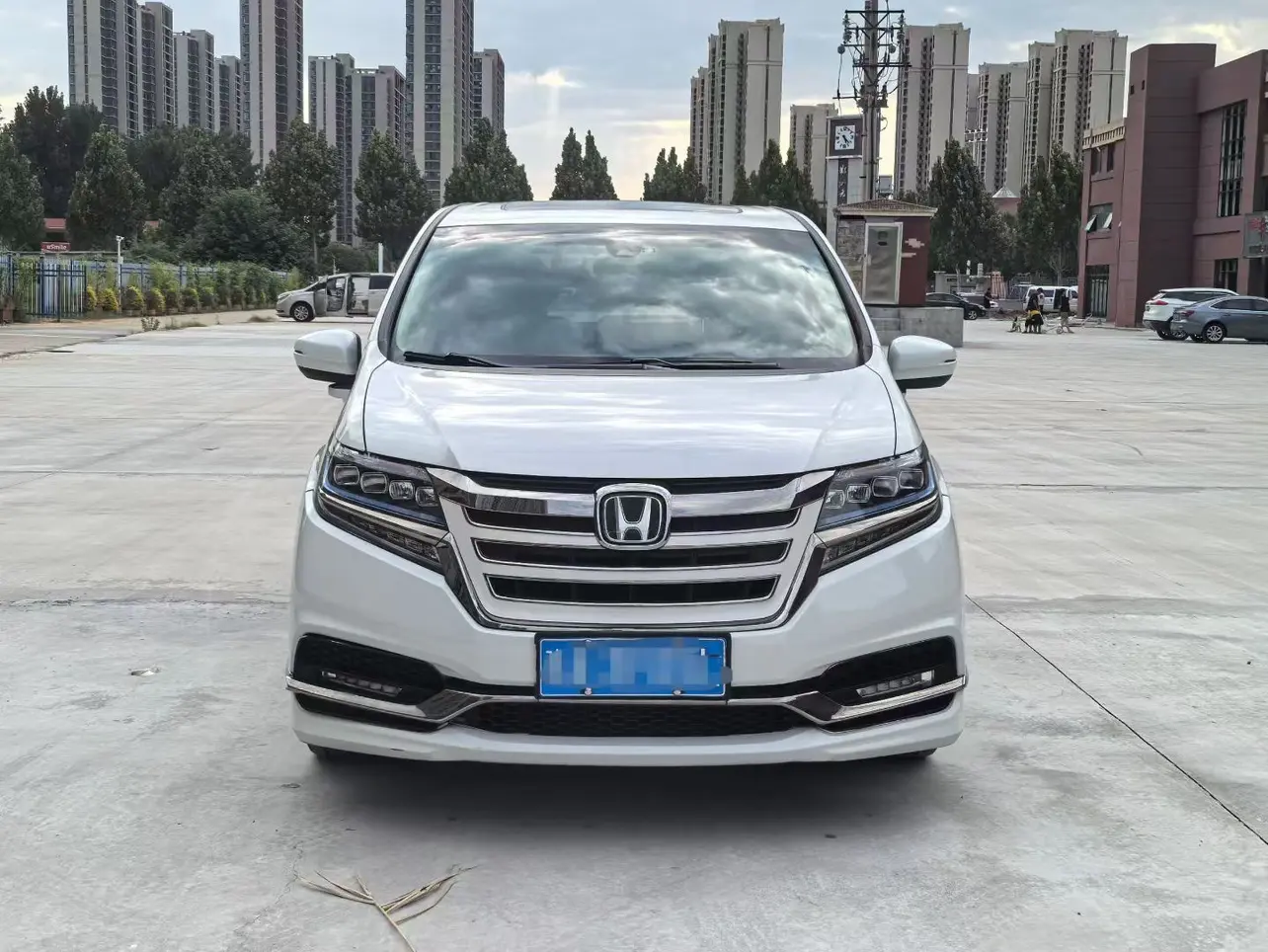 Honda Elysion (Alison)  из Китая