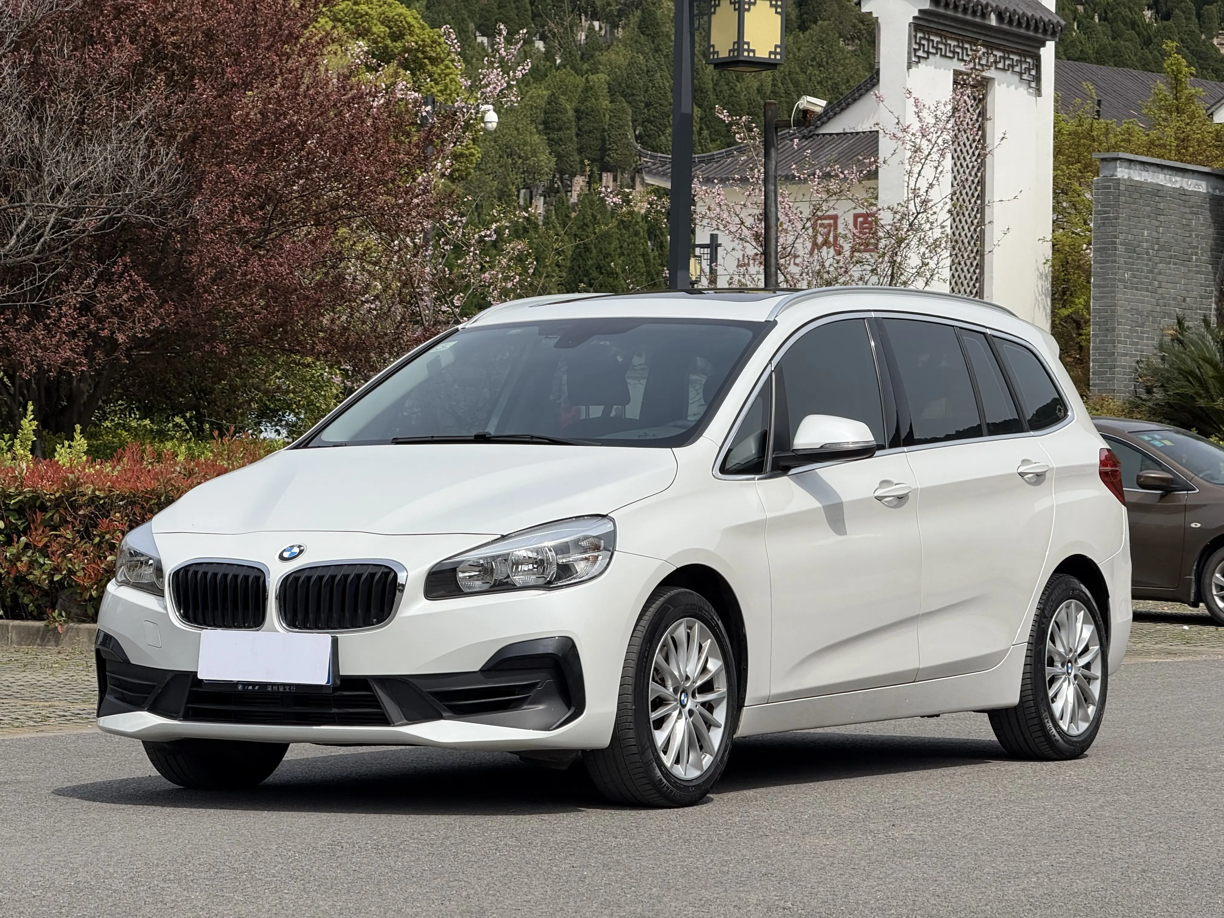 BMW 2 Series Gran Tourer  из Китая