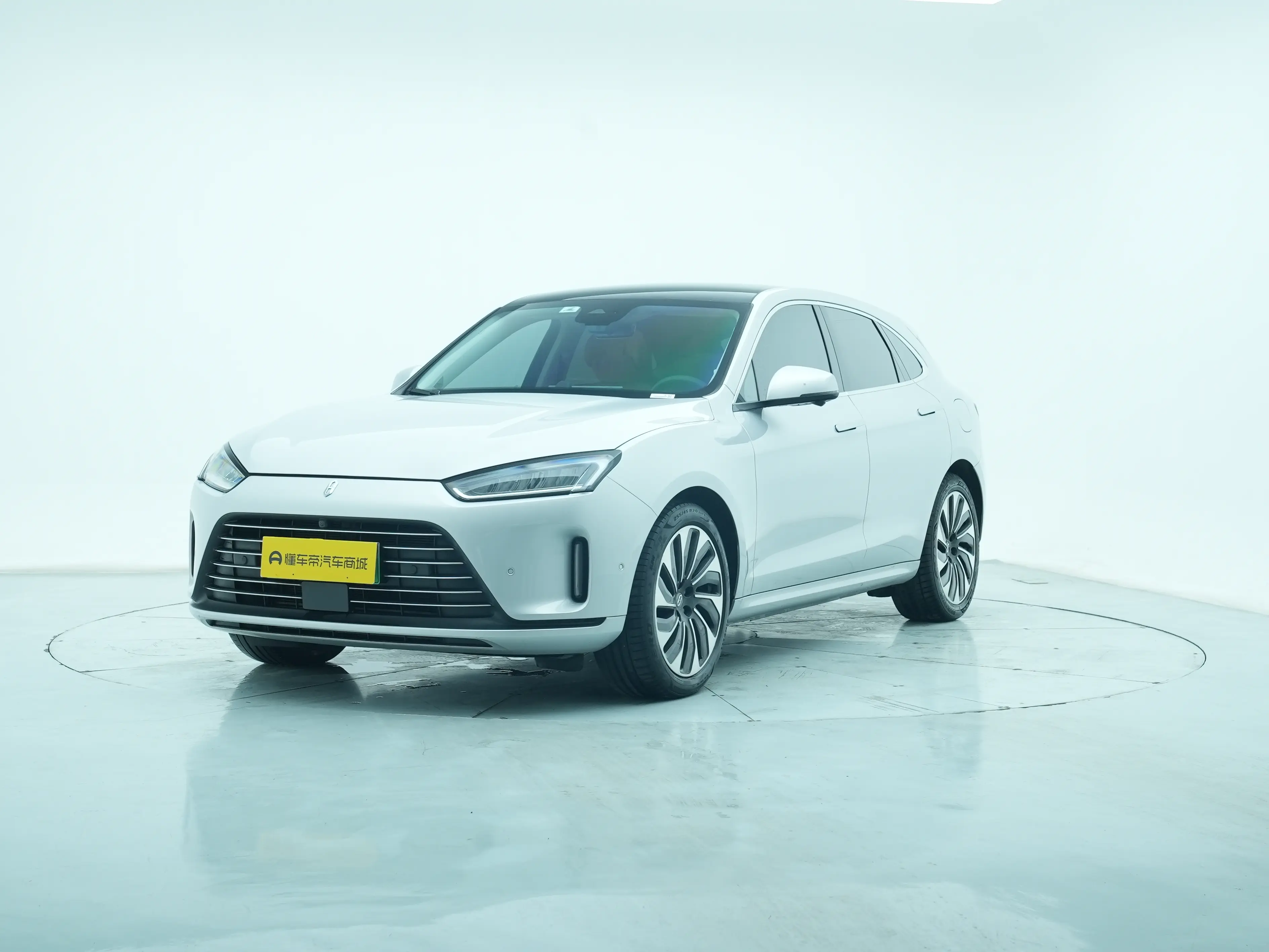 AITO M5 (Wenjie M5)  из Китая