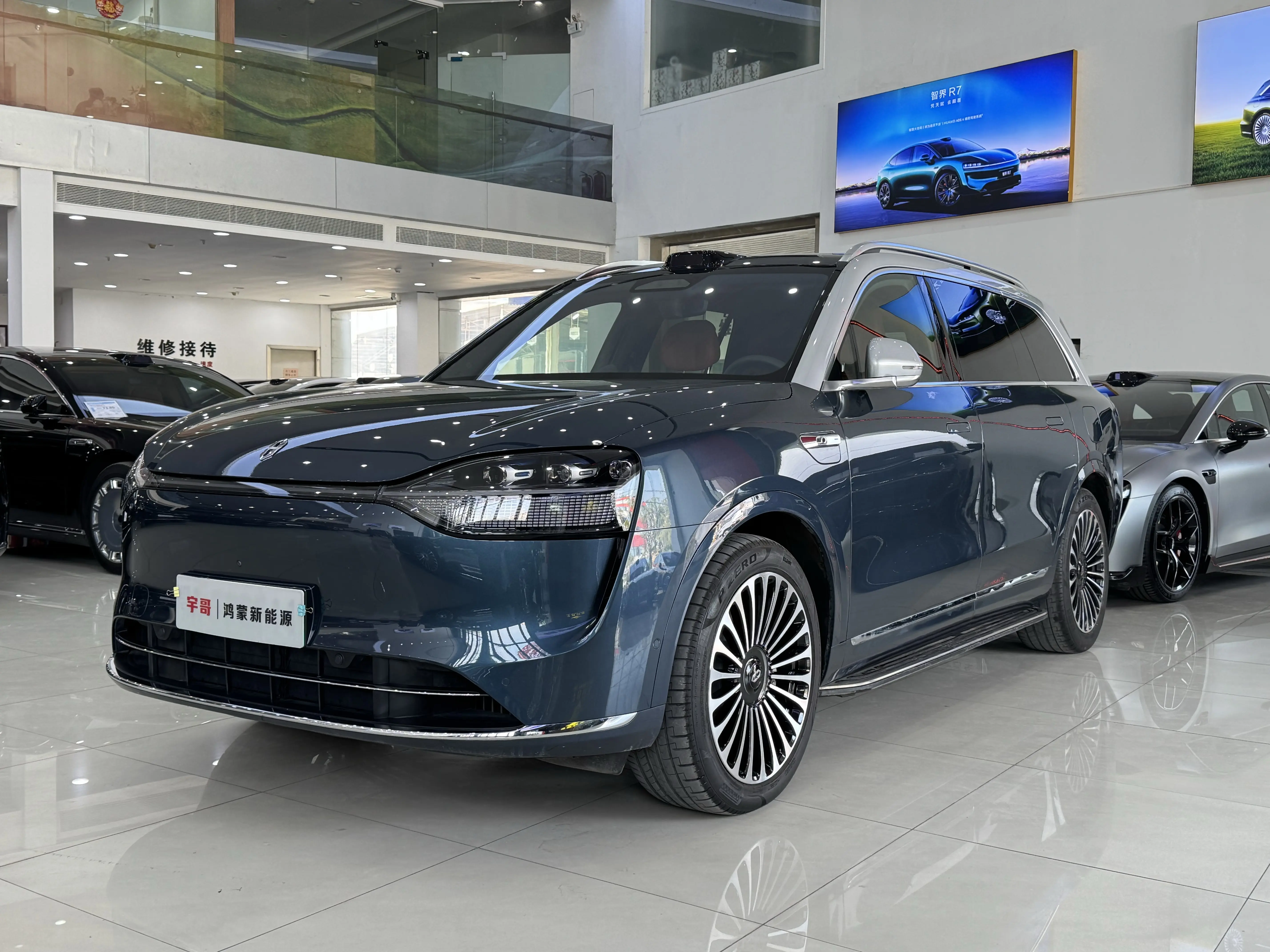 AITO M9 (Wenjie M9)  из Китая