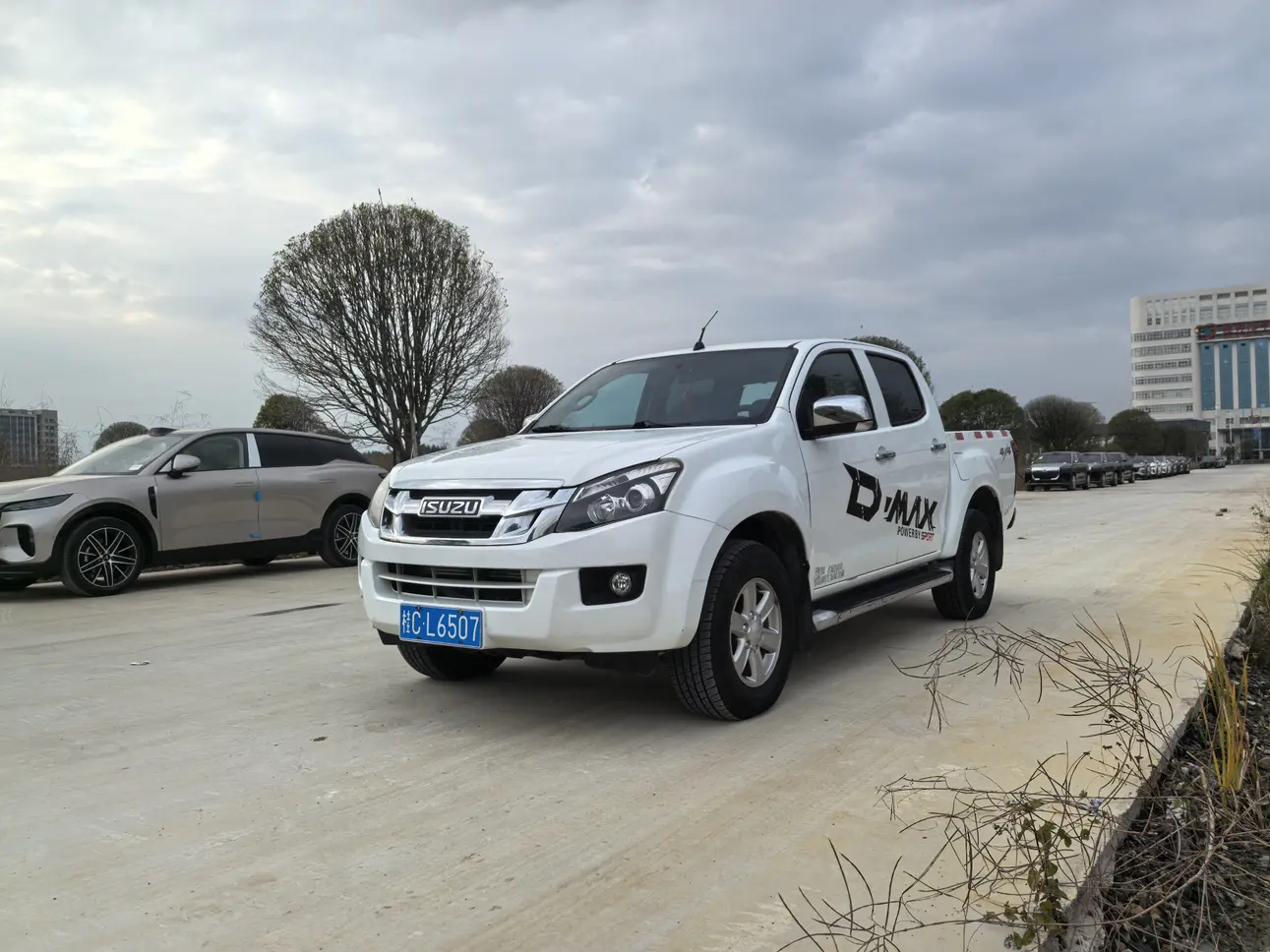 Isuzu D-MAX  из Китая