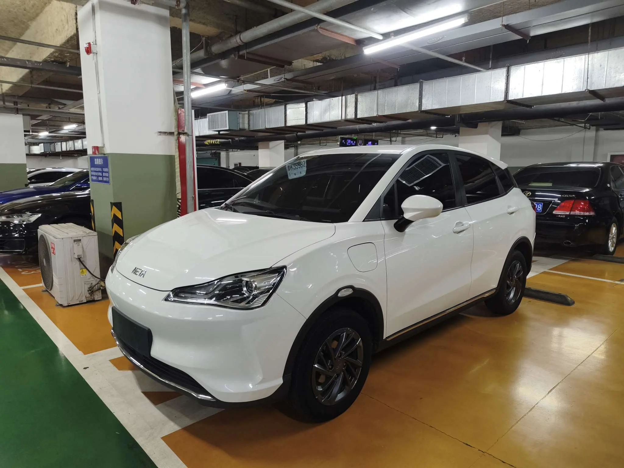 NETA Nezha V  из Китая