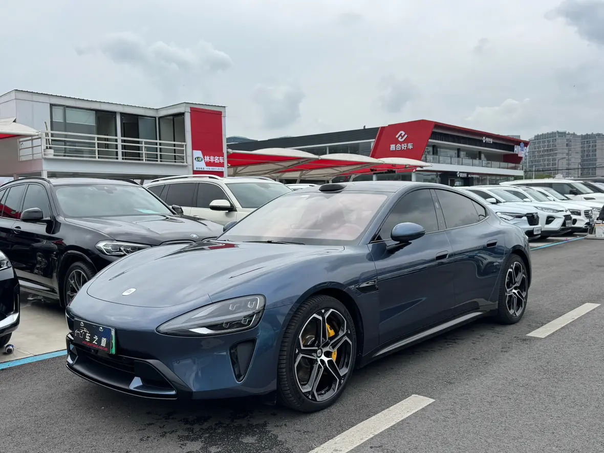 Xiaomi car Xiaomi SU7  из Китая