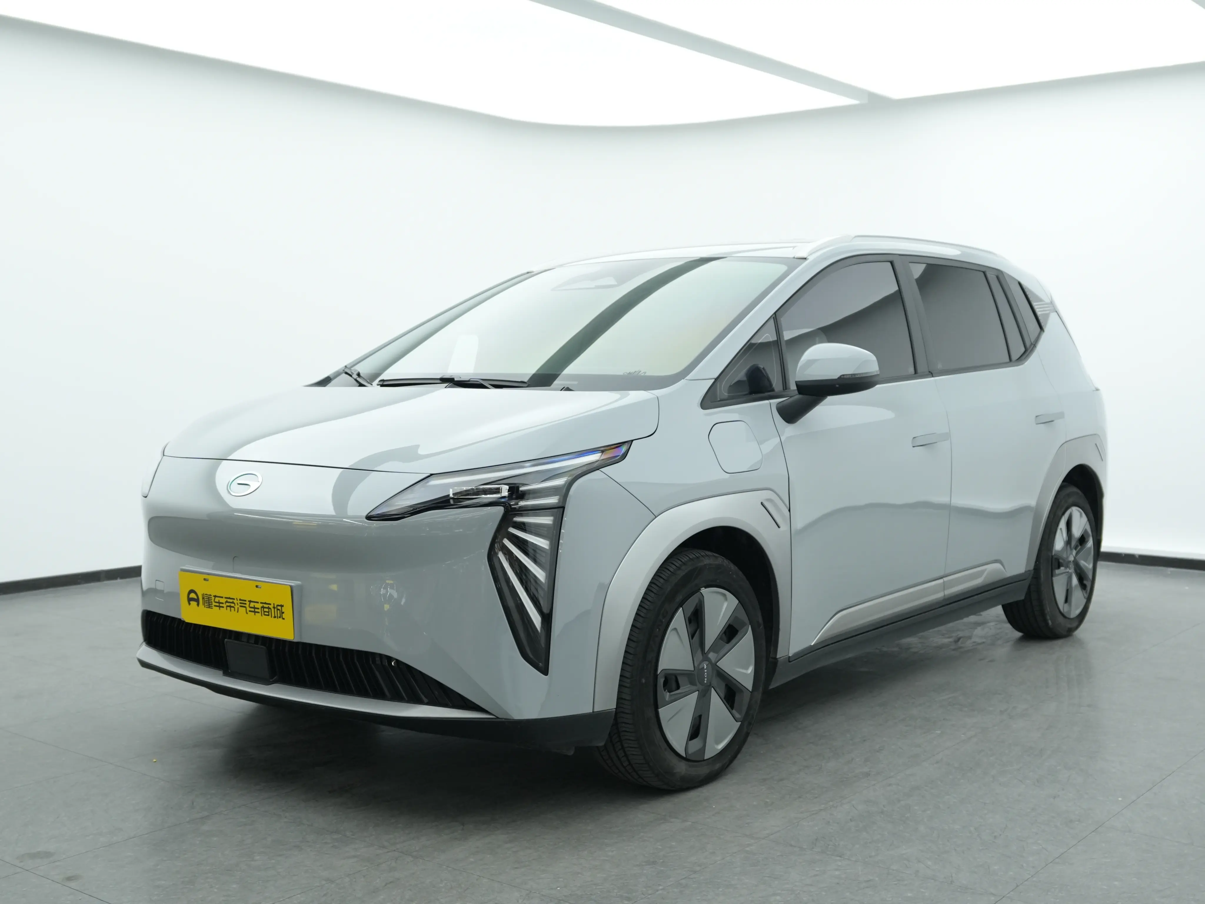 AION Y  из Китая