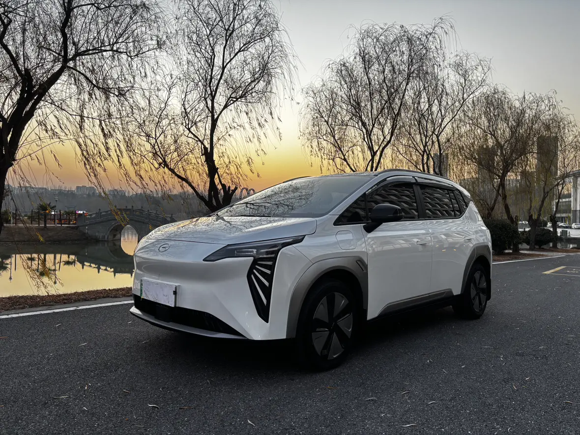 AION Y  из Китая