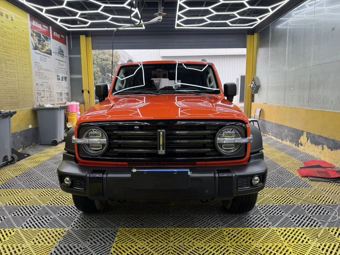 Tank 300  из Китая