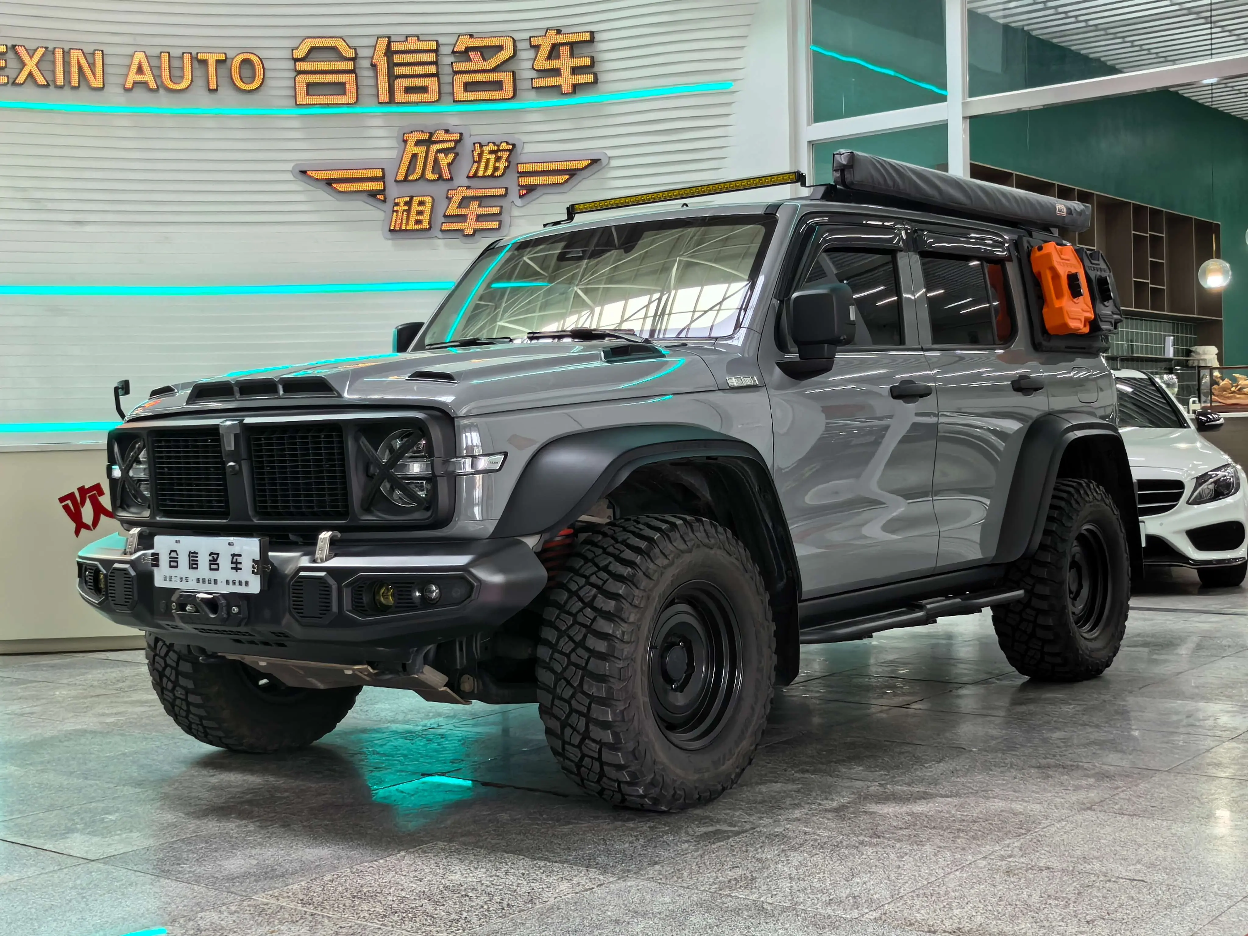 Tank 300  из Китая