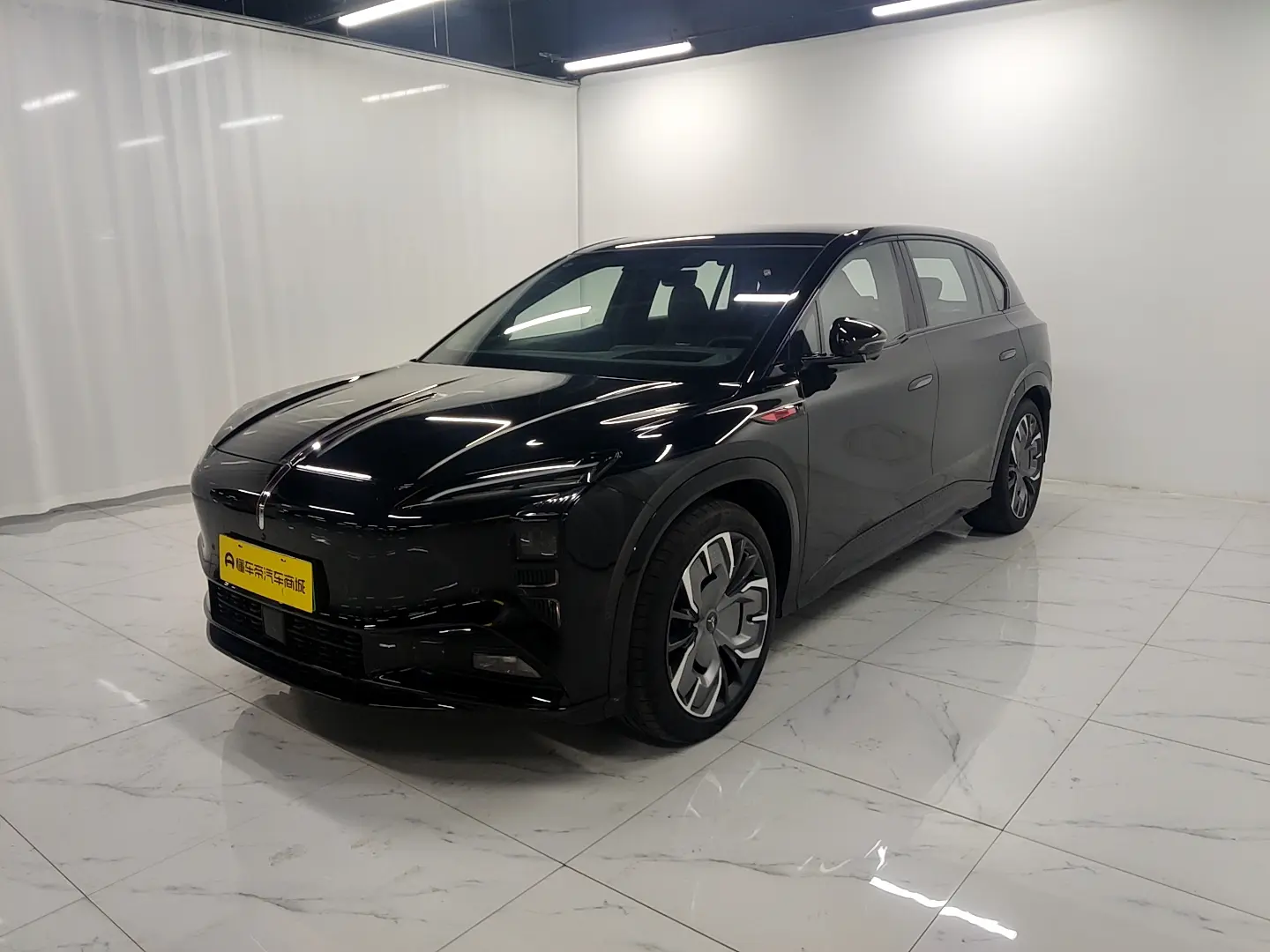 Hongqi Red Flag Tiangong 08  из Китая