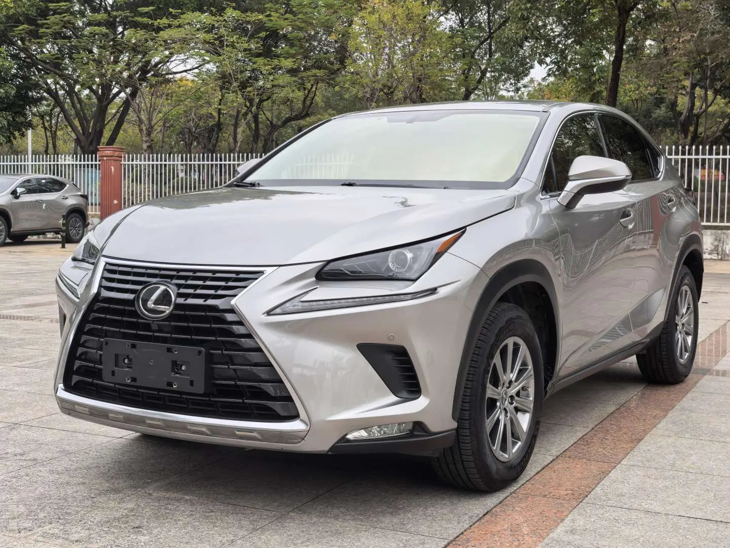 Lexus NX  из Китая