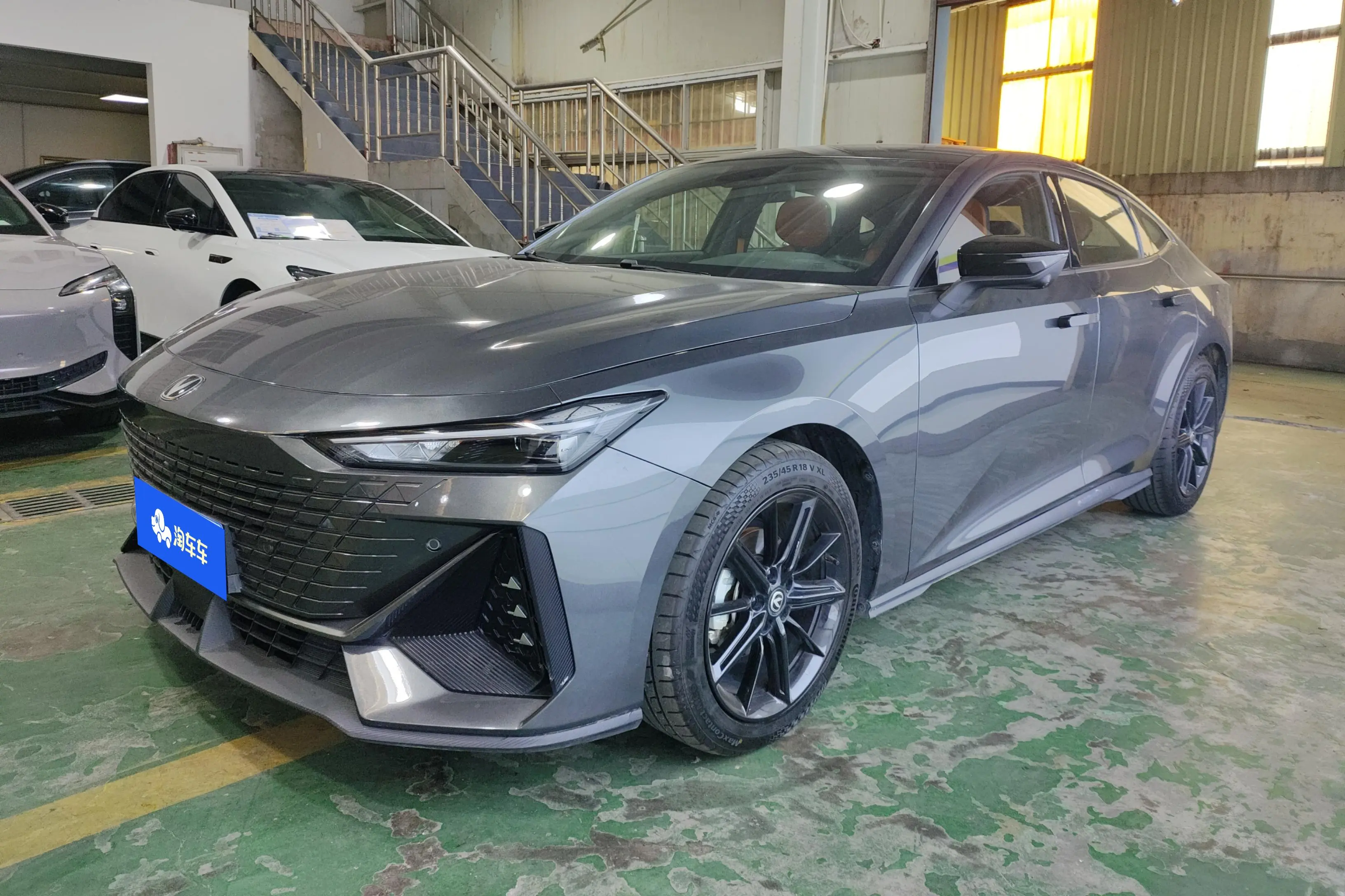 Changan UNI-V  из Китая