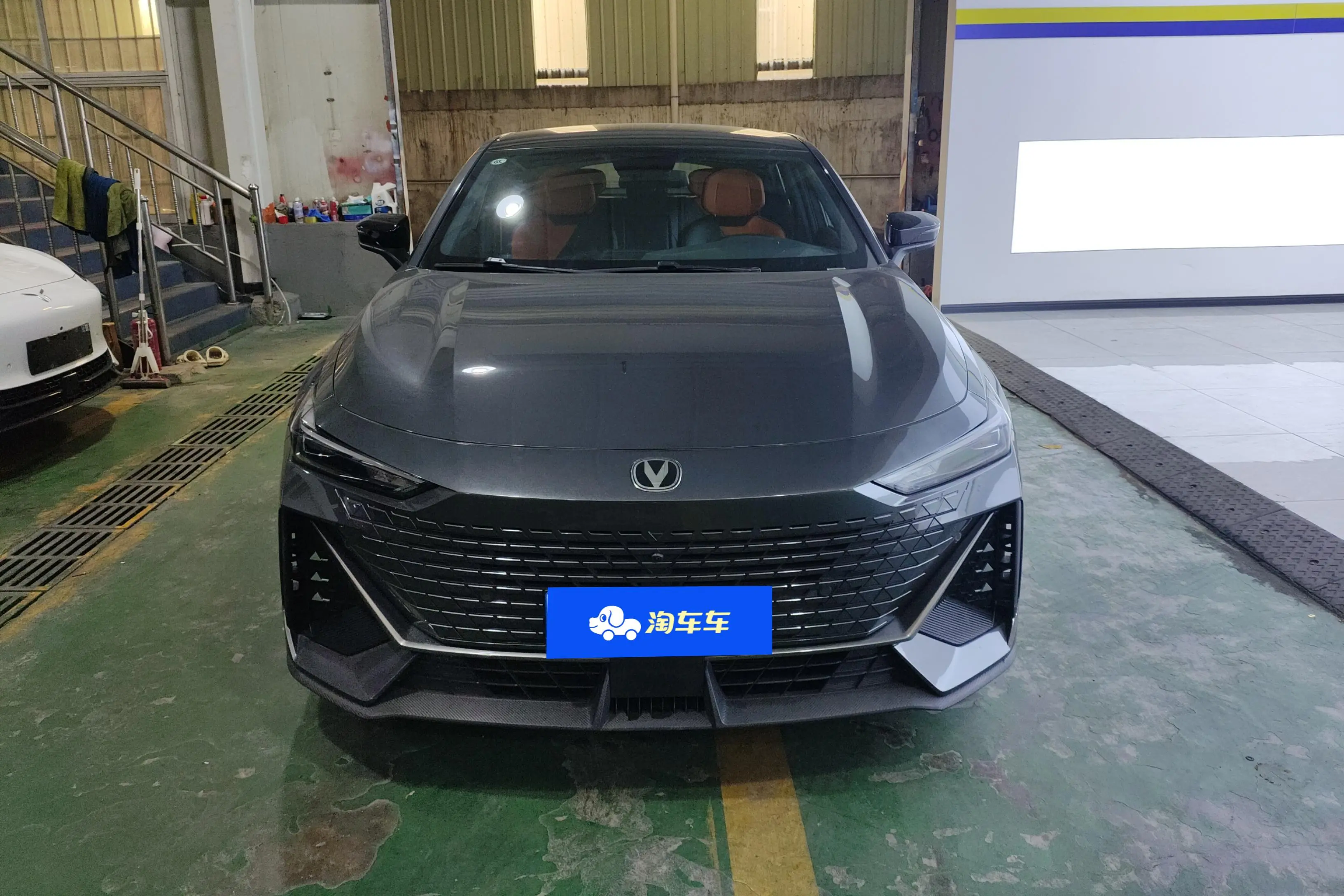 Changan UNI-V  из Китая