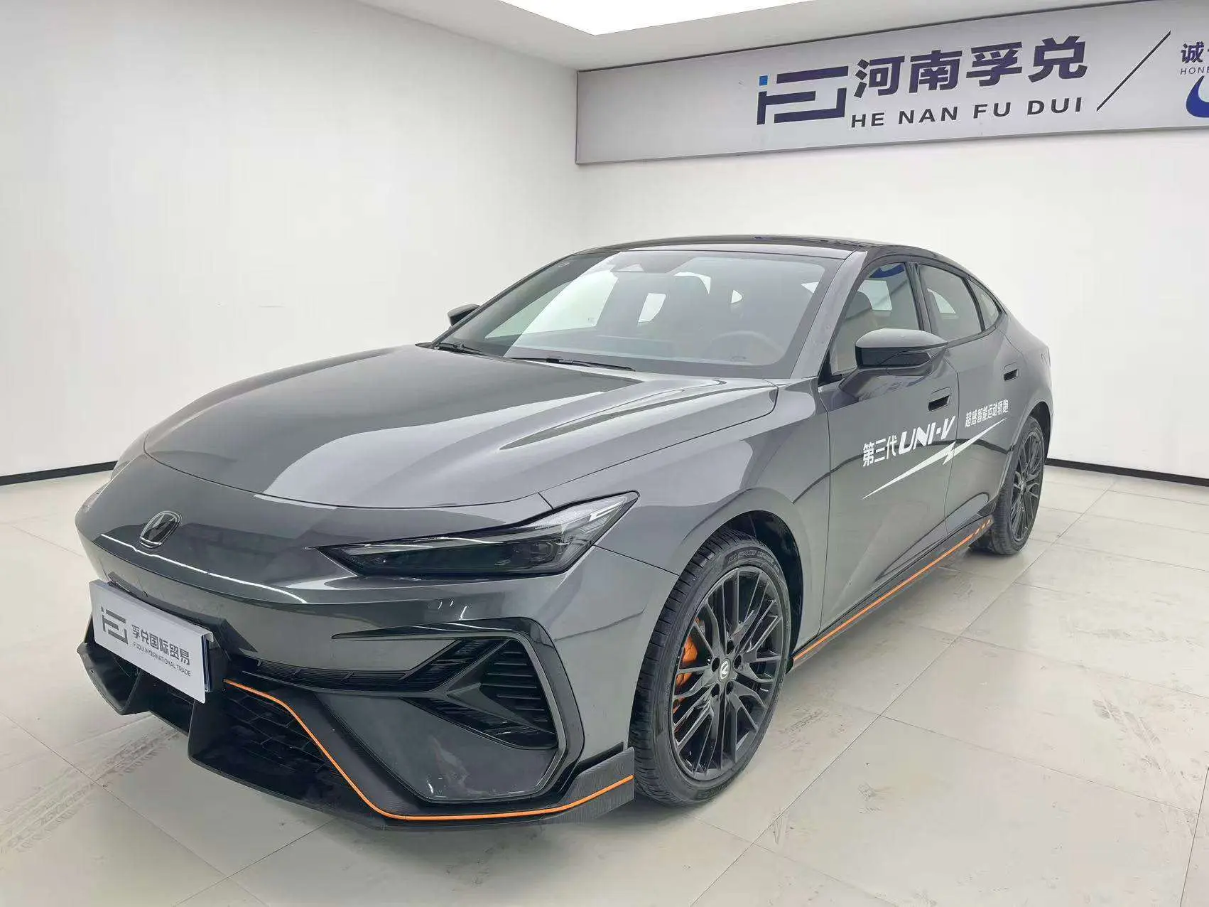 Changan UNI-V  из Китая