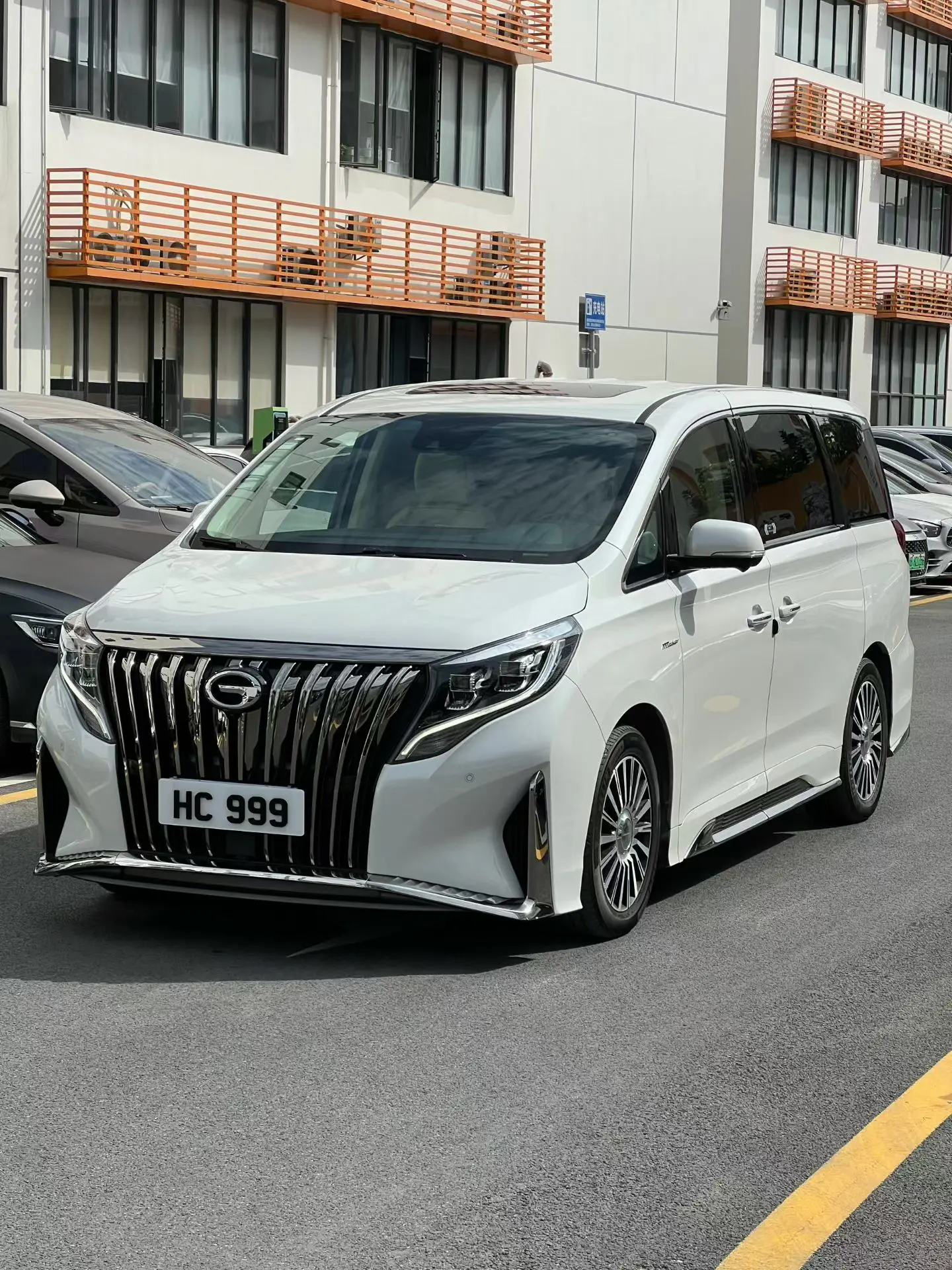 GAC Trumpchi M8  из Китая