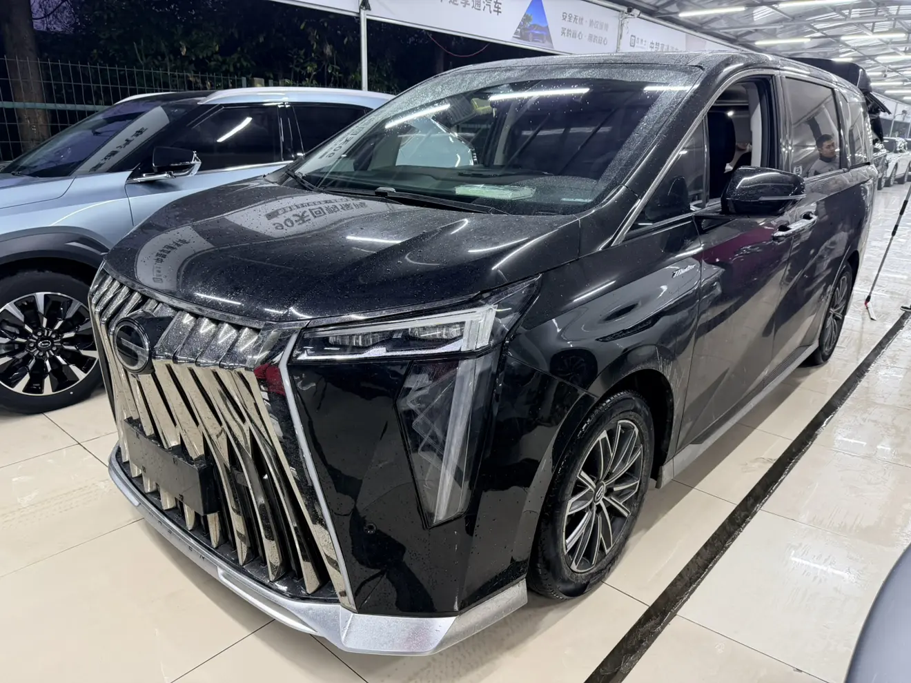 GAC Trumpchi M8  из Китая