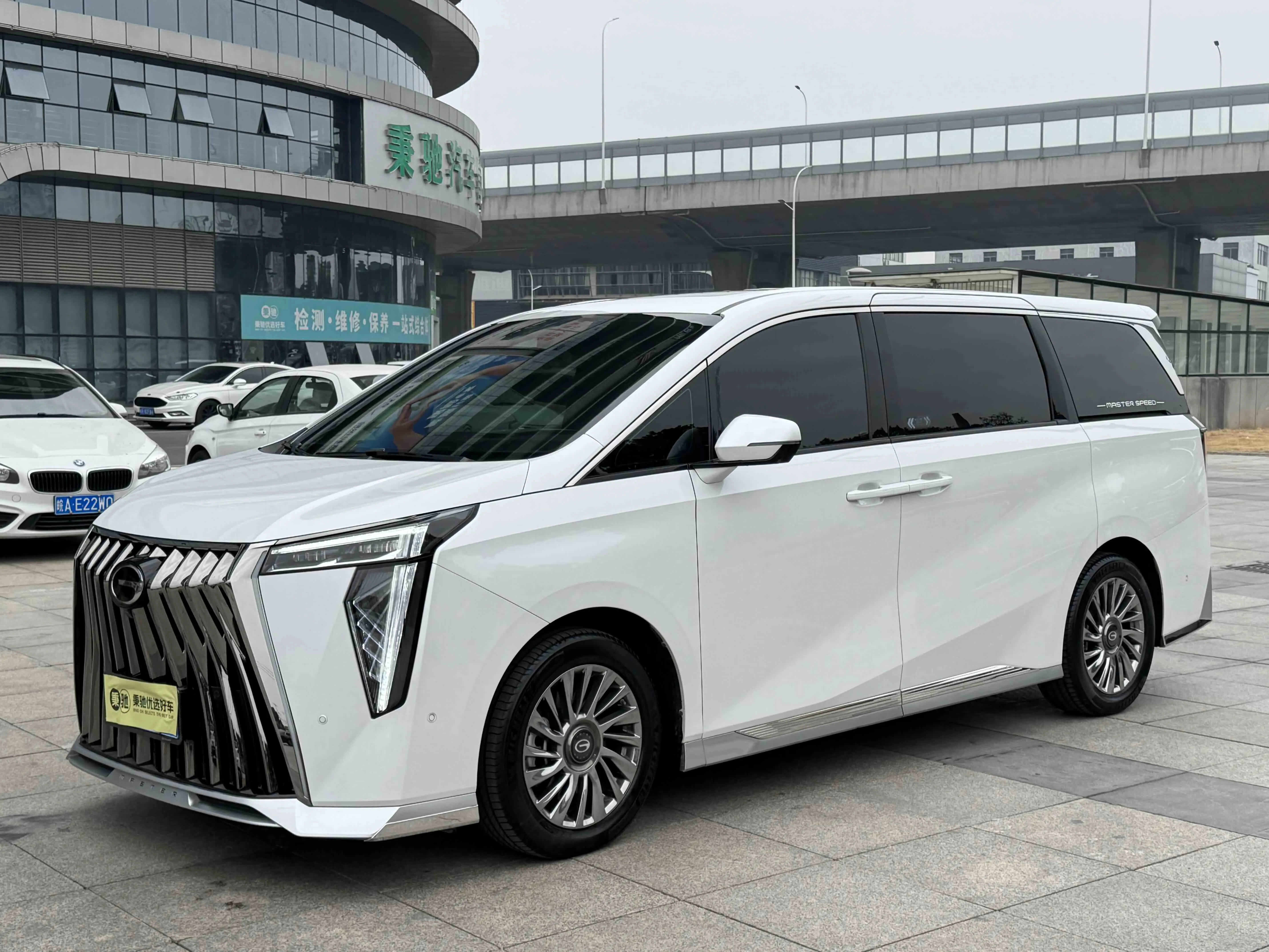 GAC Trumpchi M8  из Китая