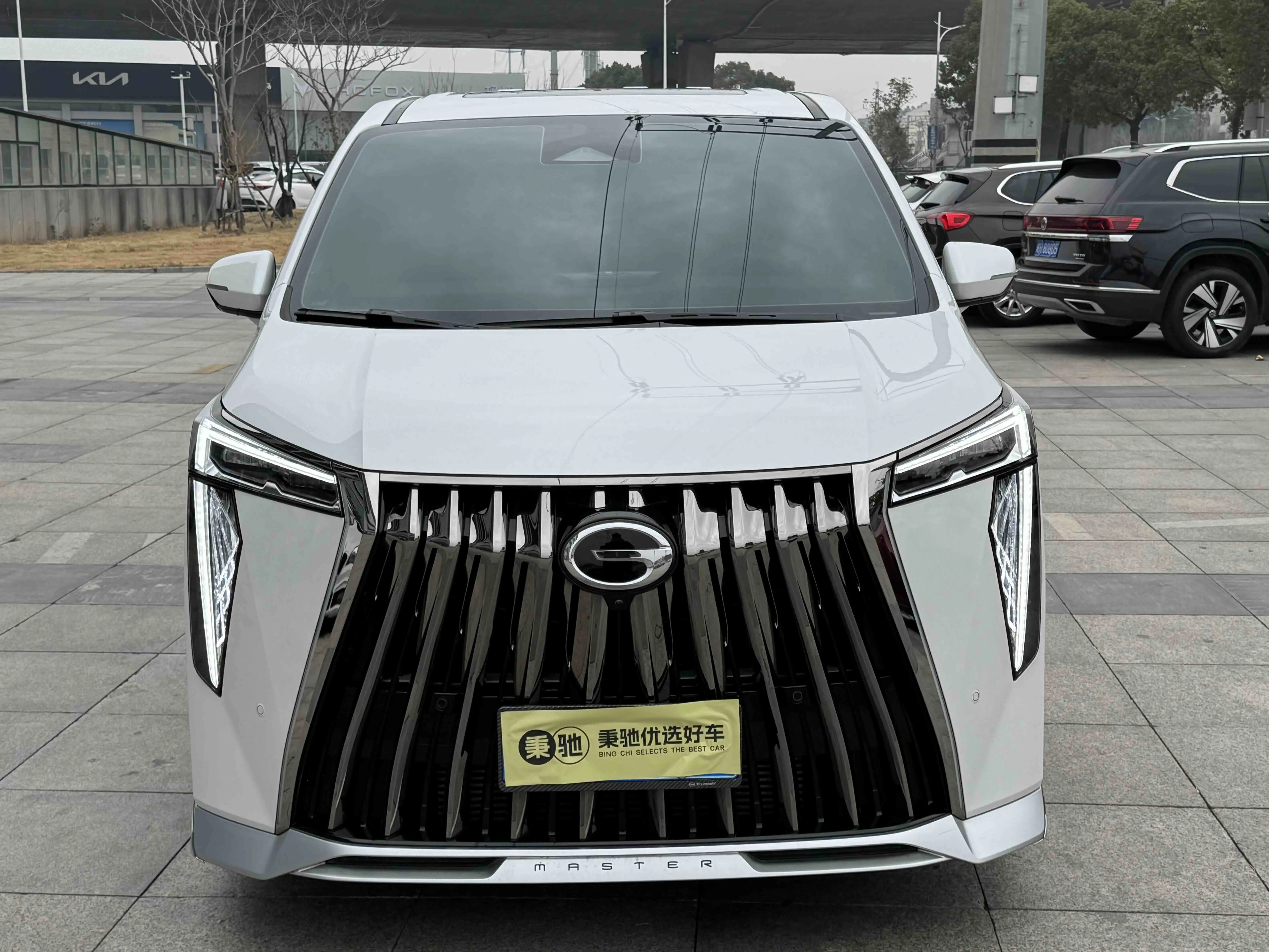 GAC Trumpchi M8  из Китая