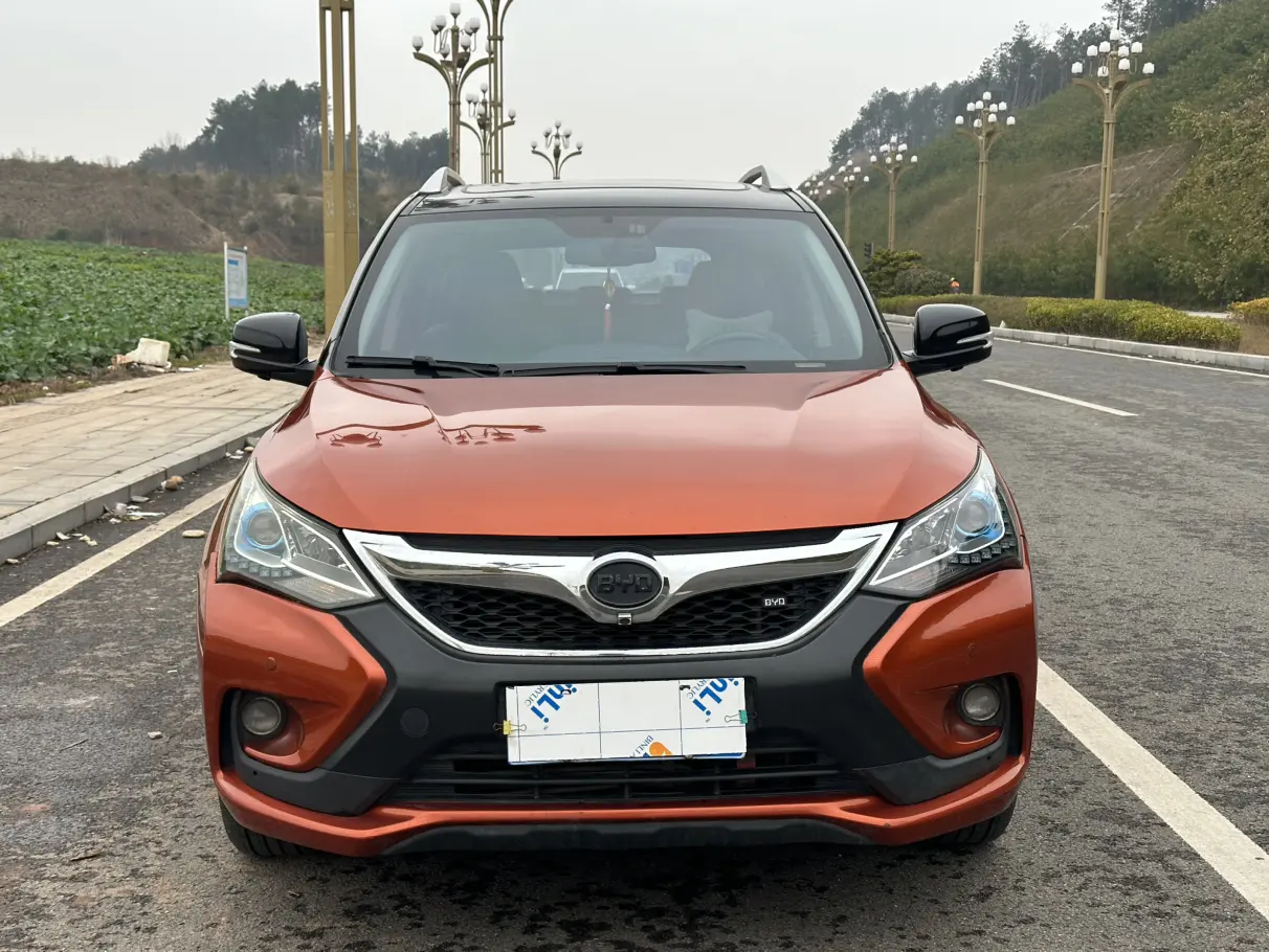 BYD Song  из Китая