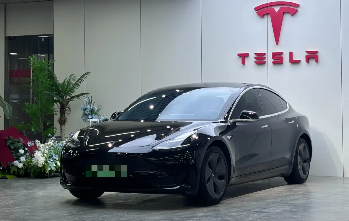 Tesla Model 3  из Китая