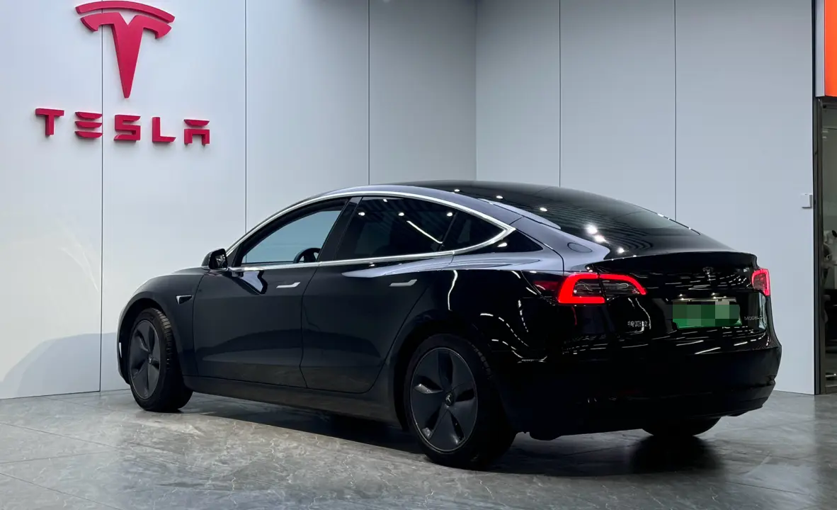 Tesla Model 3  из Китая