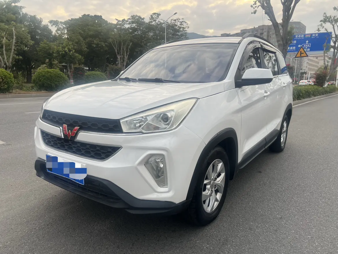 Wuling Hongguang S3  из Китая